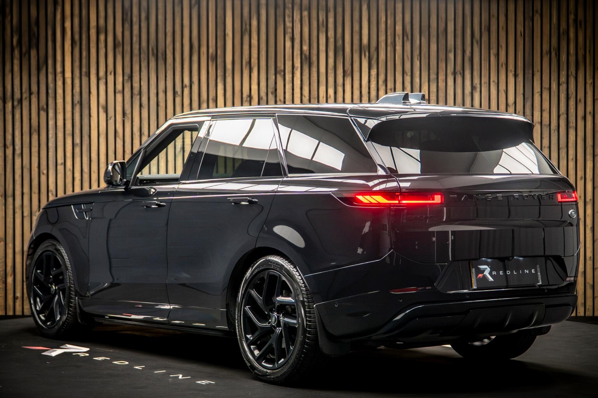 Land Rover Range Rover Sport view 3