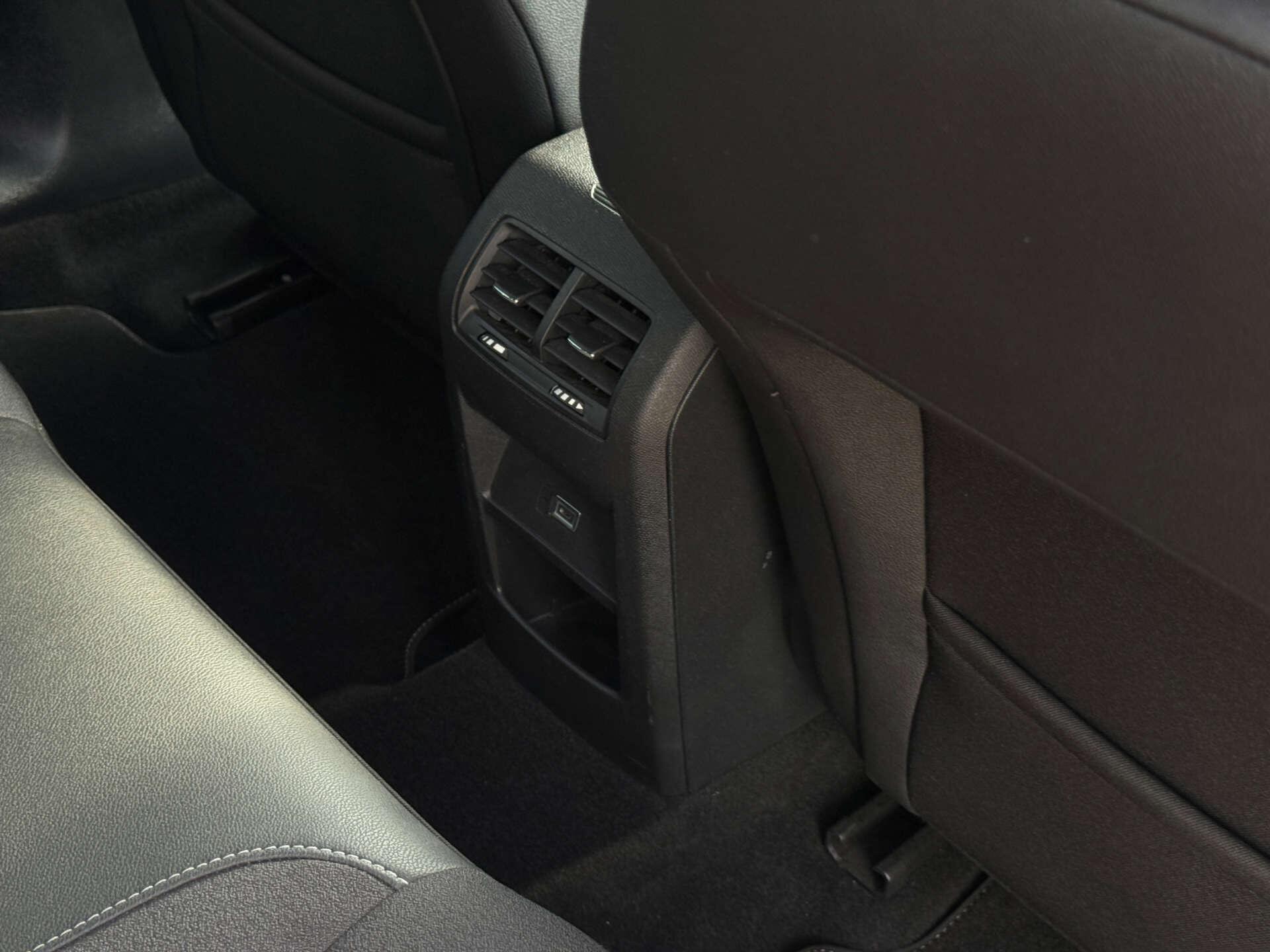 Vauxhall Astra Electric view 30