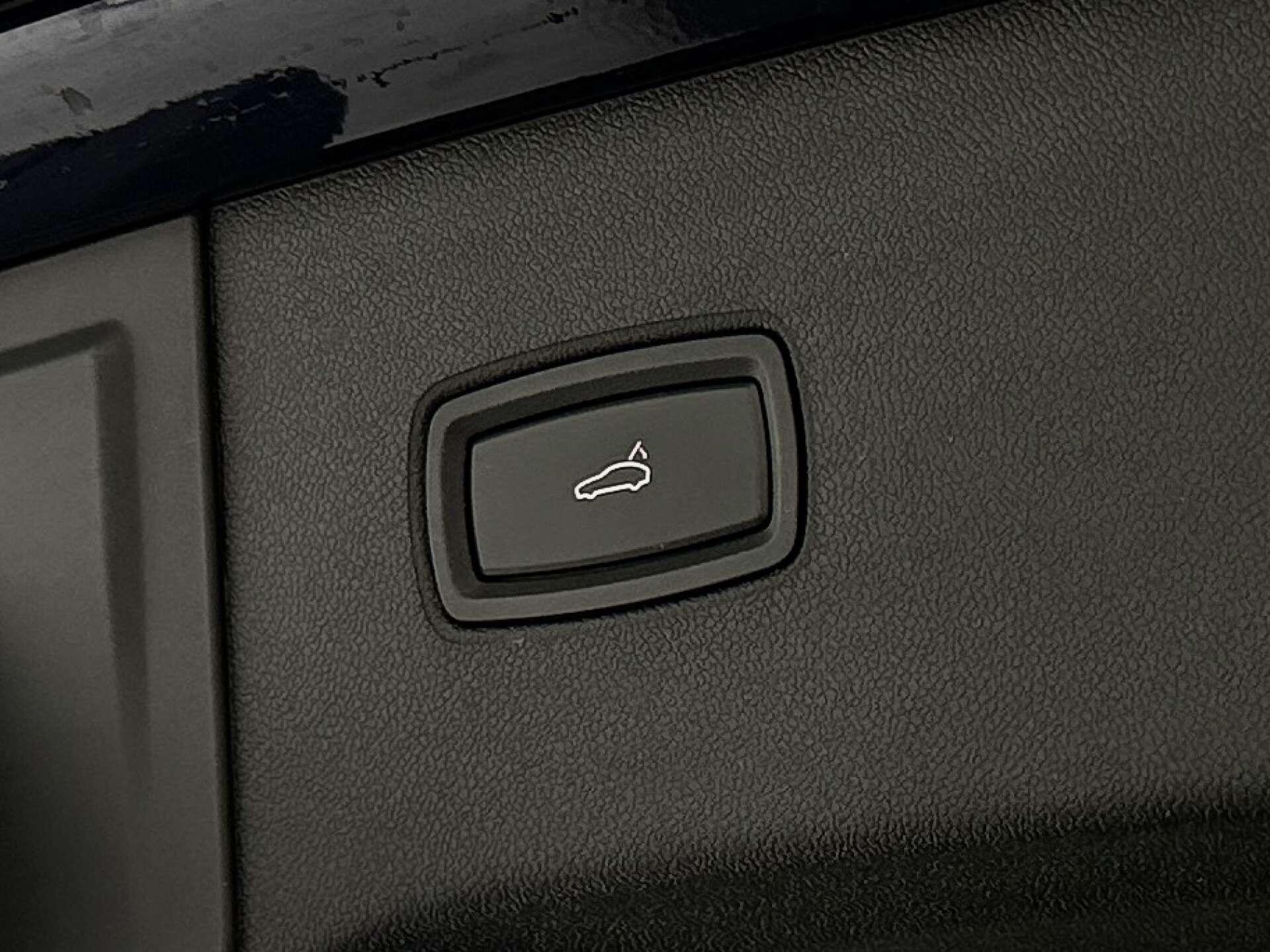 Porsche Cayenne view 29
