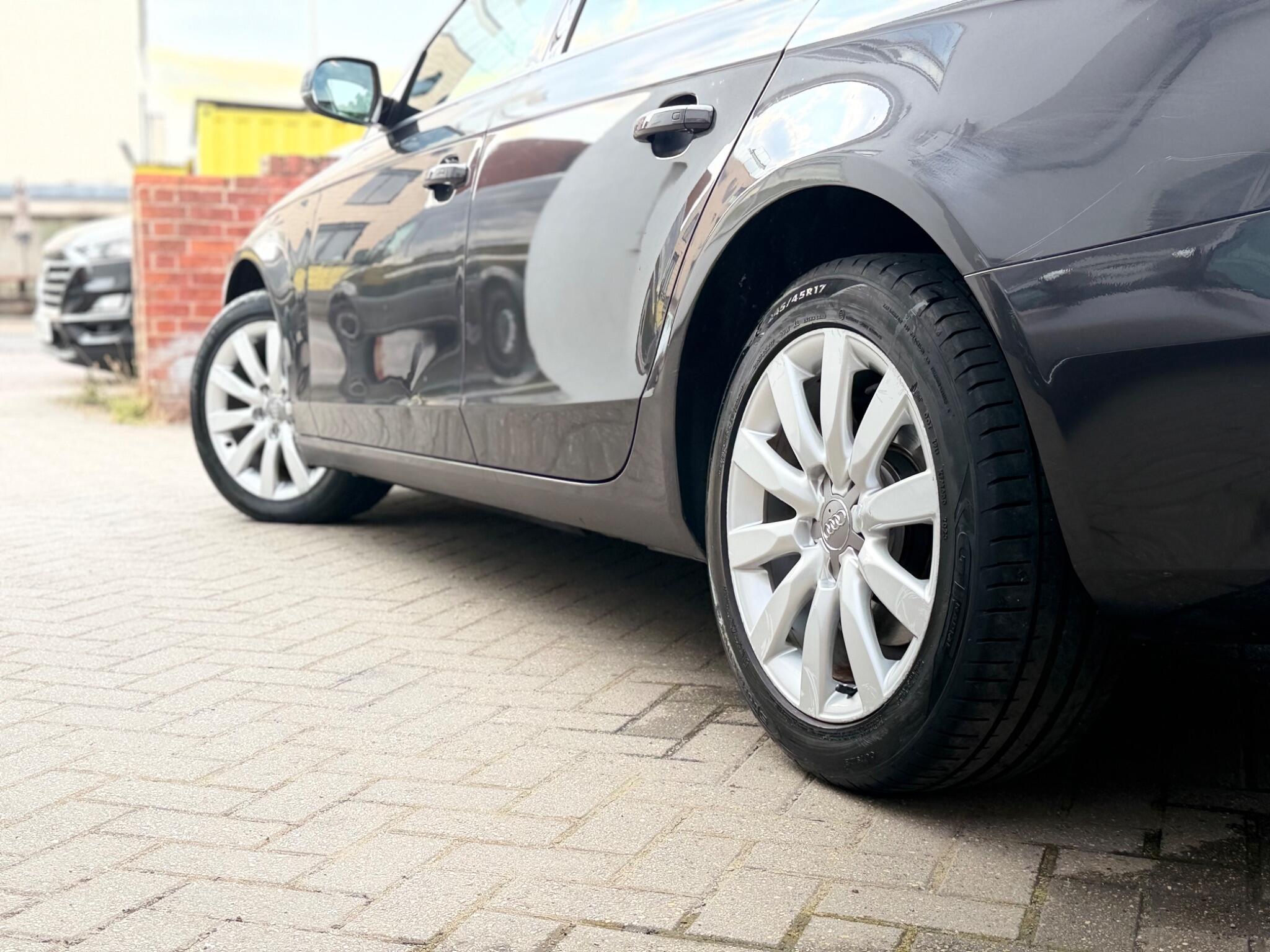 Audi A4 view 15
