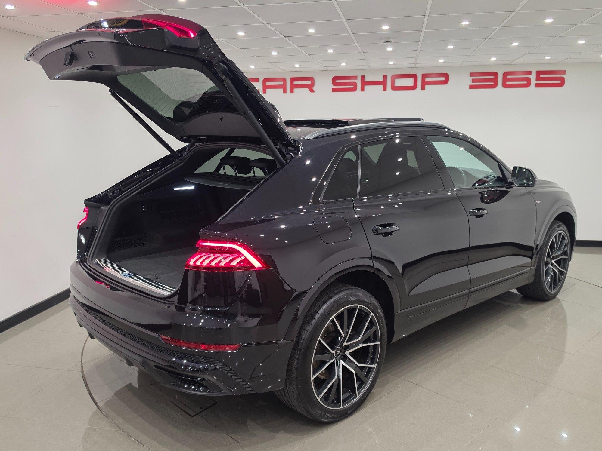 Audi Q8 view 72