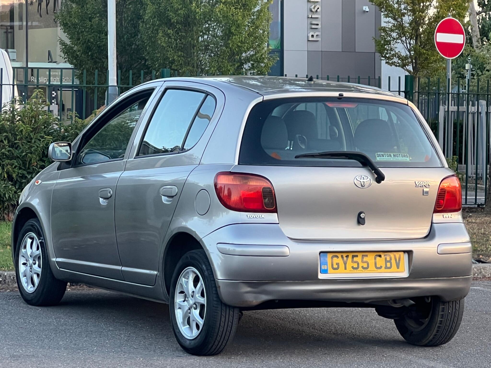 Toyota Yaris view 9