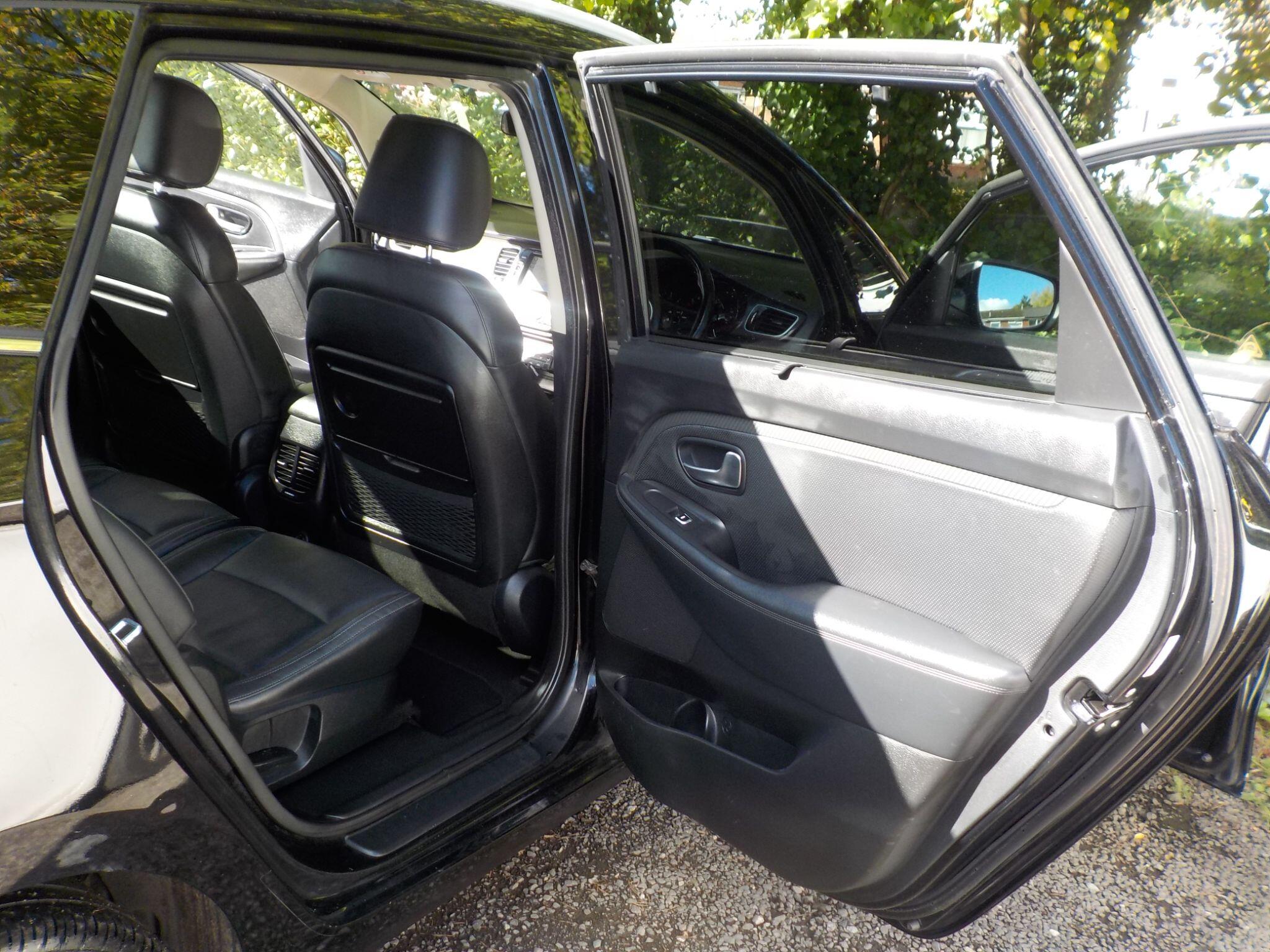 Kia Carens 1.7 CRDi 3 Euro 6 (s/s) 5dr