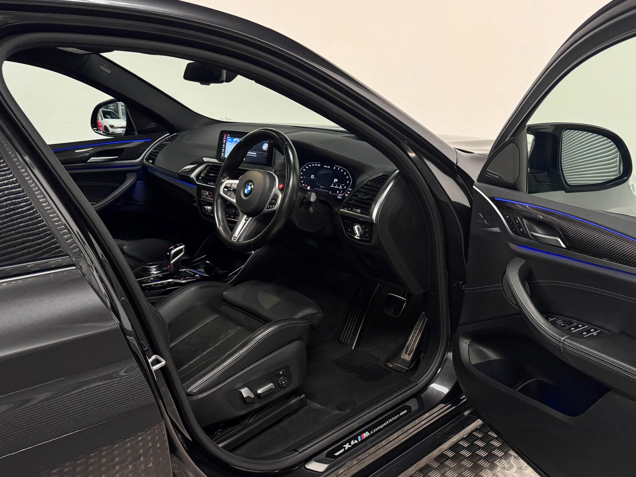 BMW X4 M view 34