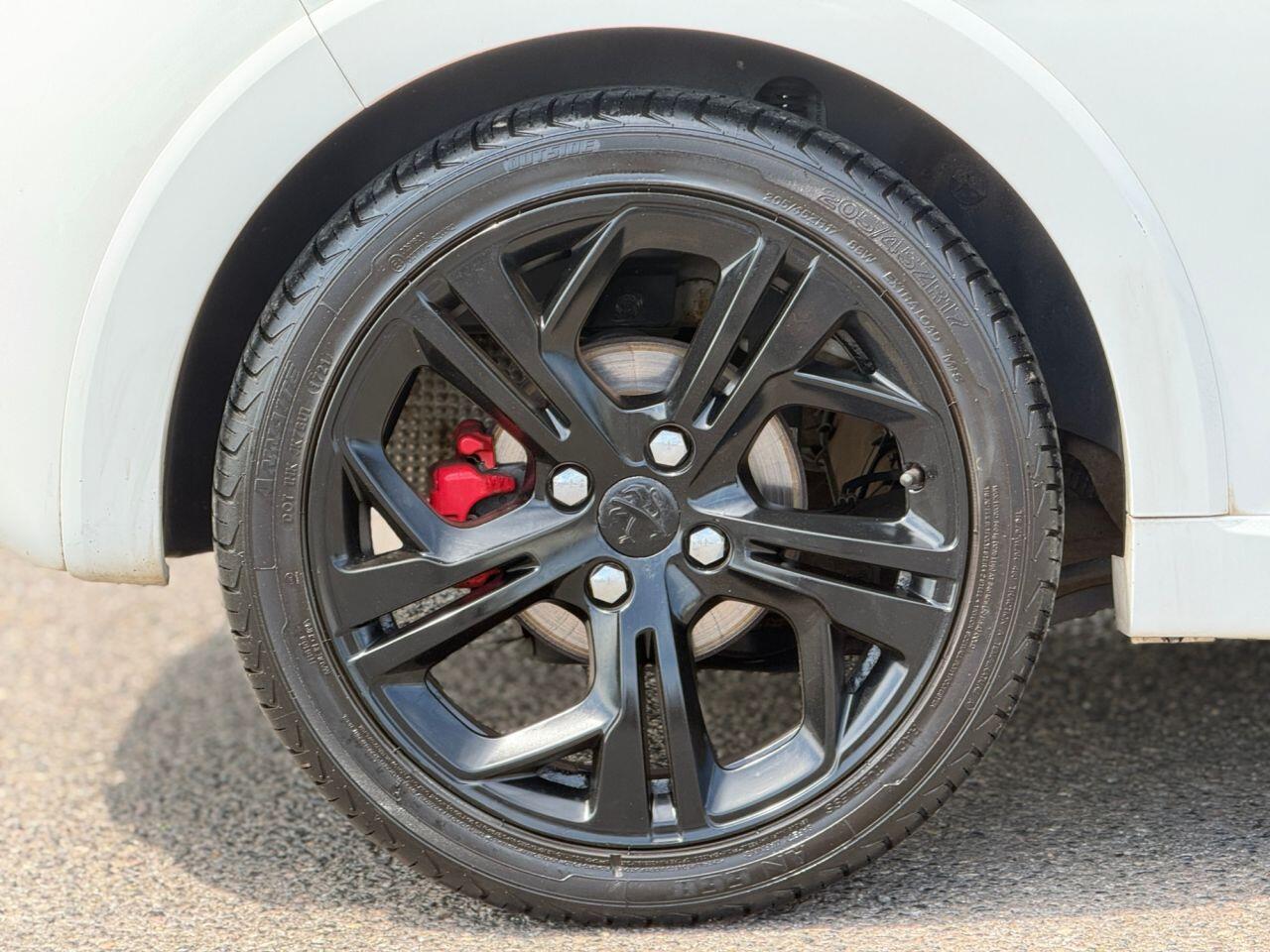 Peugeot 208 view 39