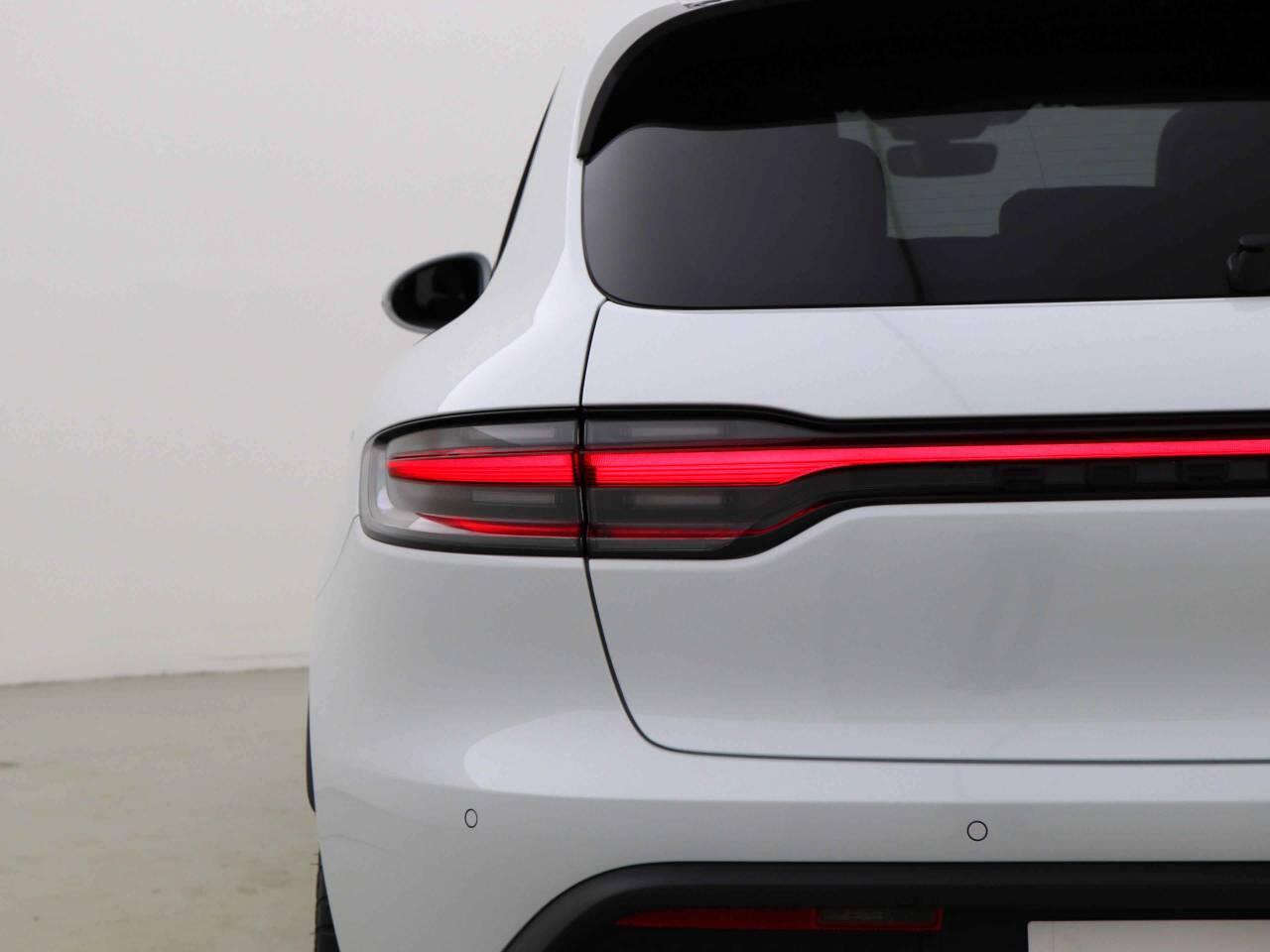 Porsche Macan view 17
