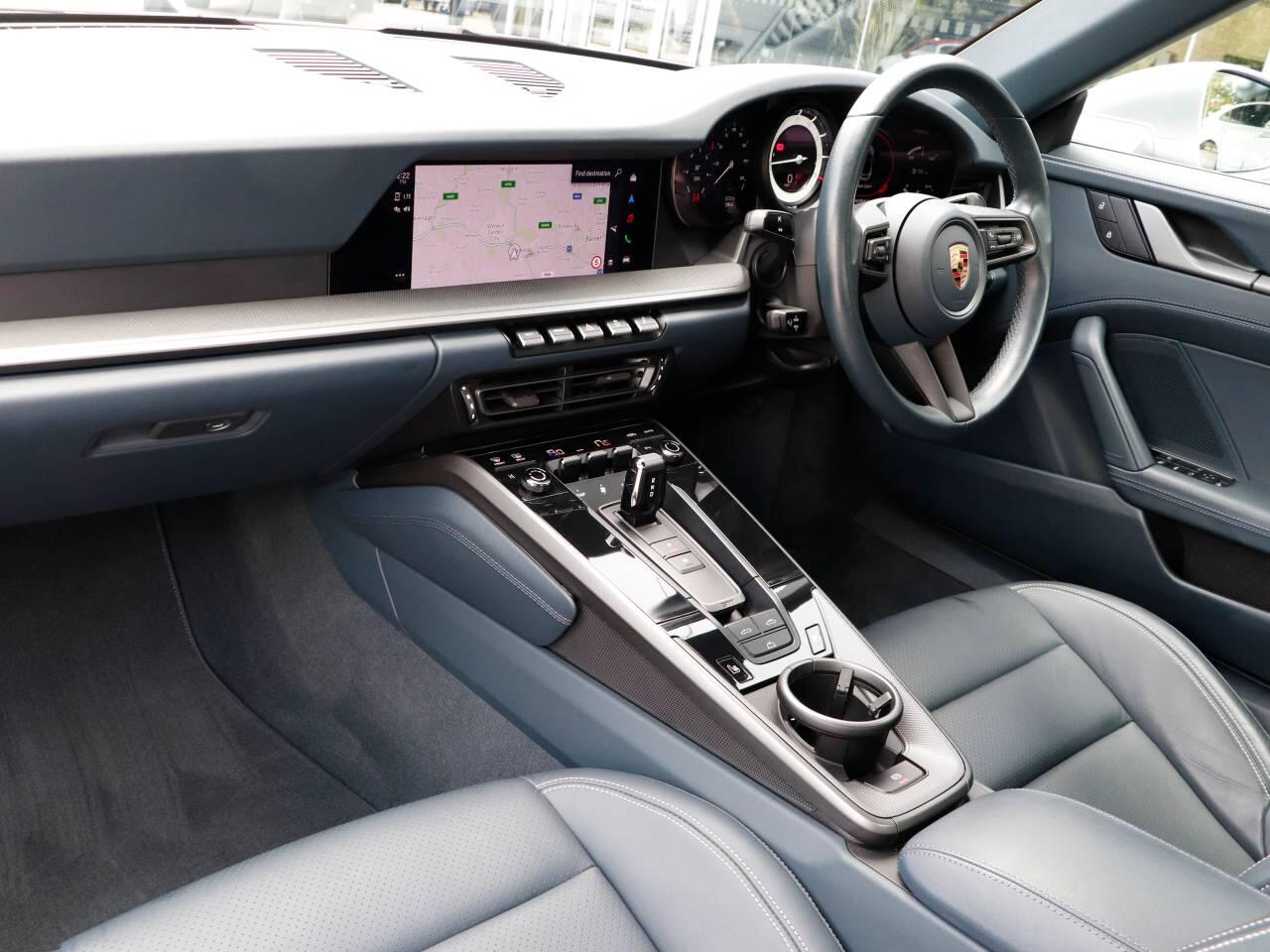 Porsche 911 view 15