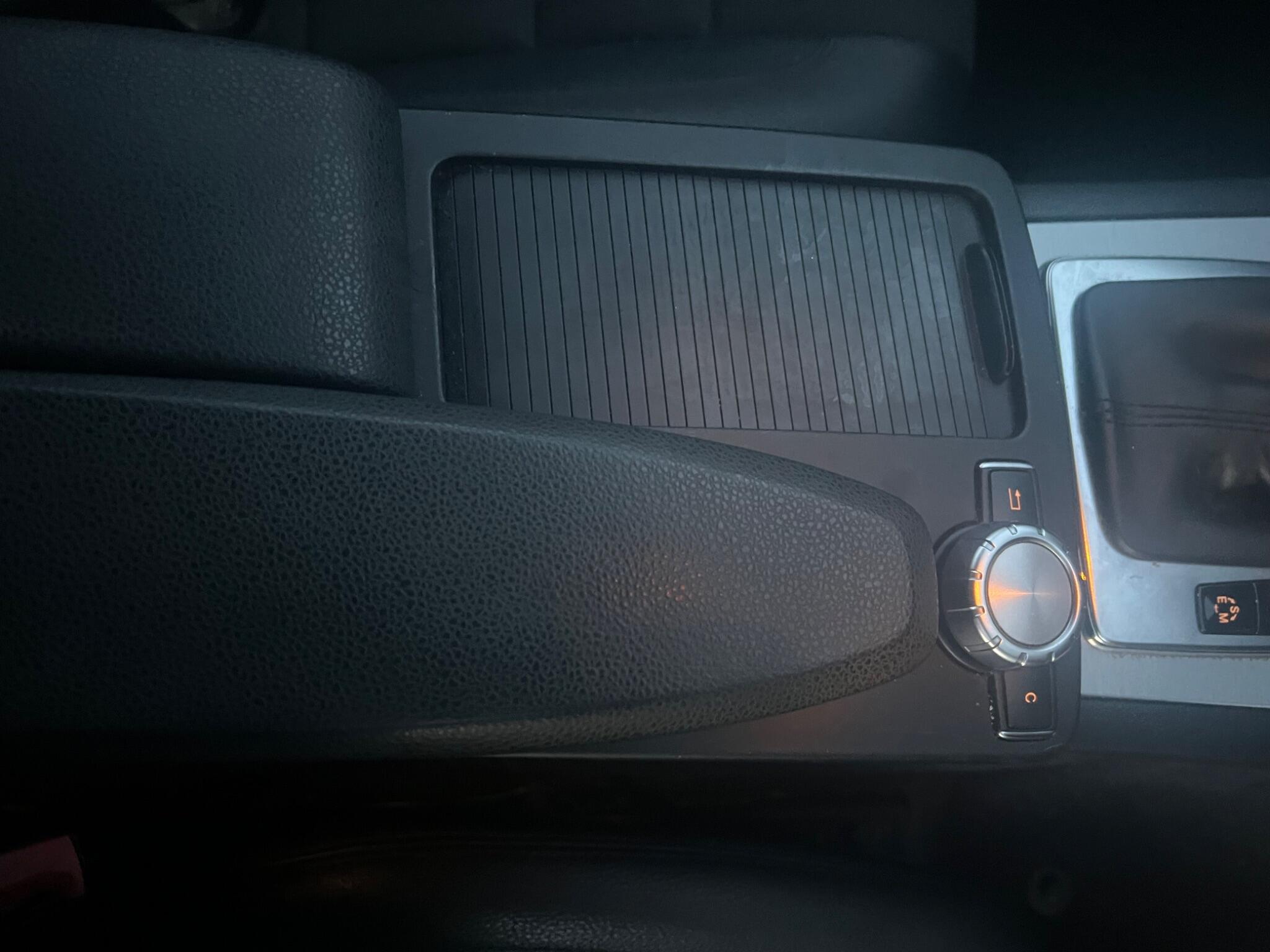 Mercedes-Benz C-Class view 34