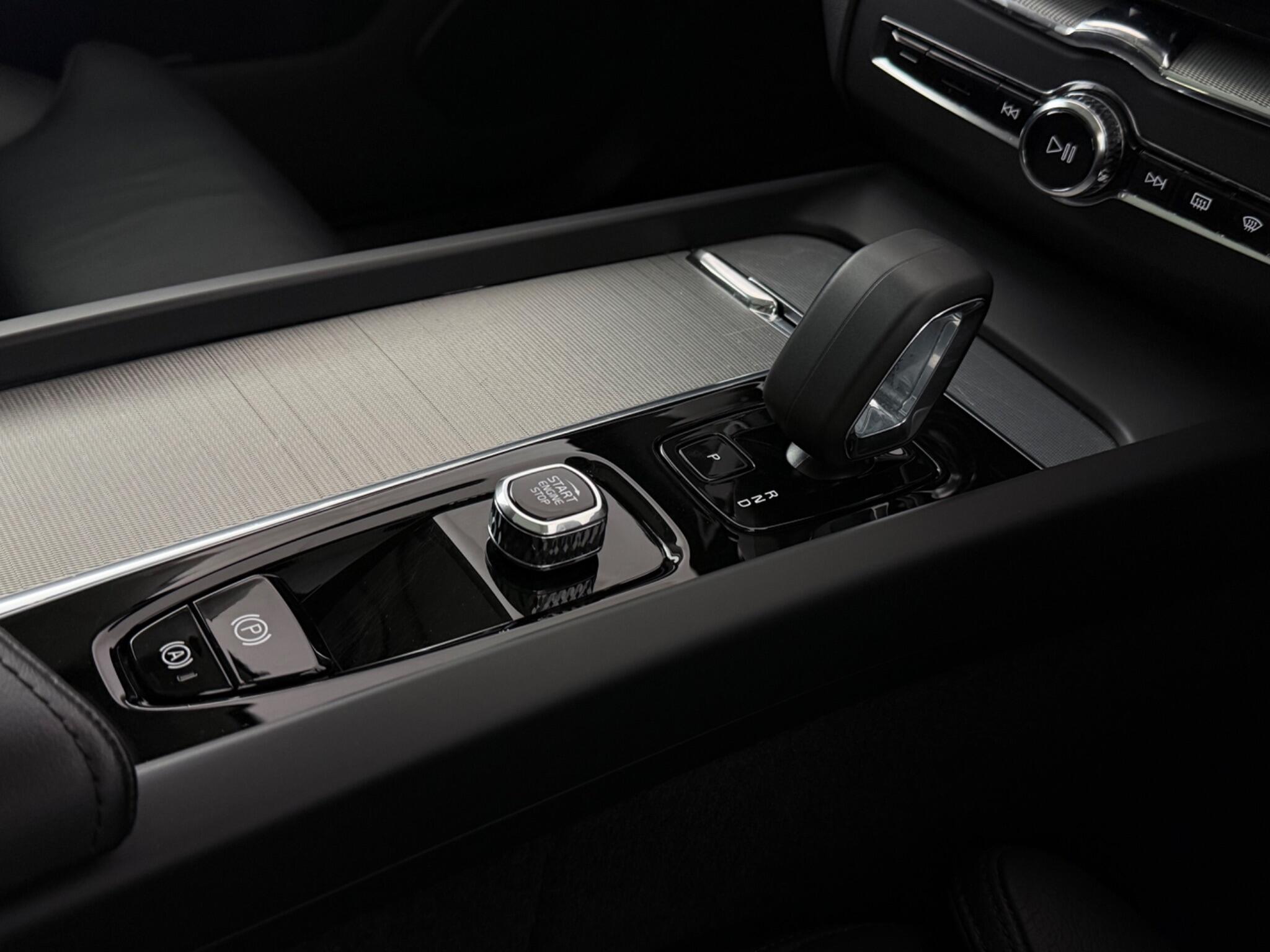 Volvo XC60 view 24