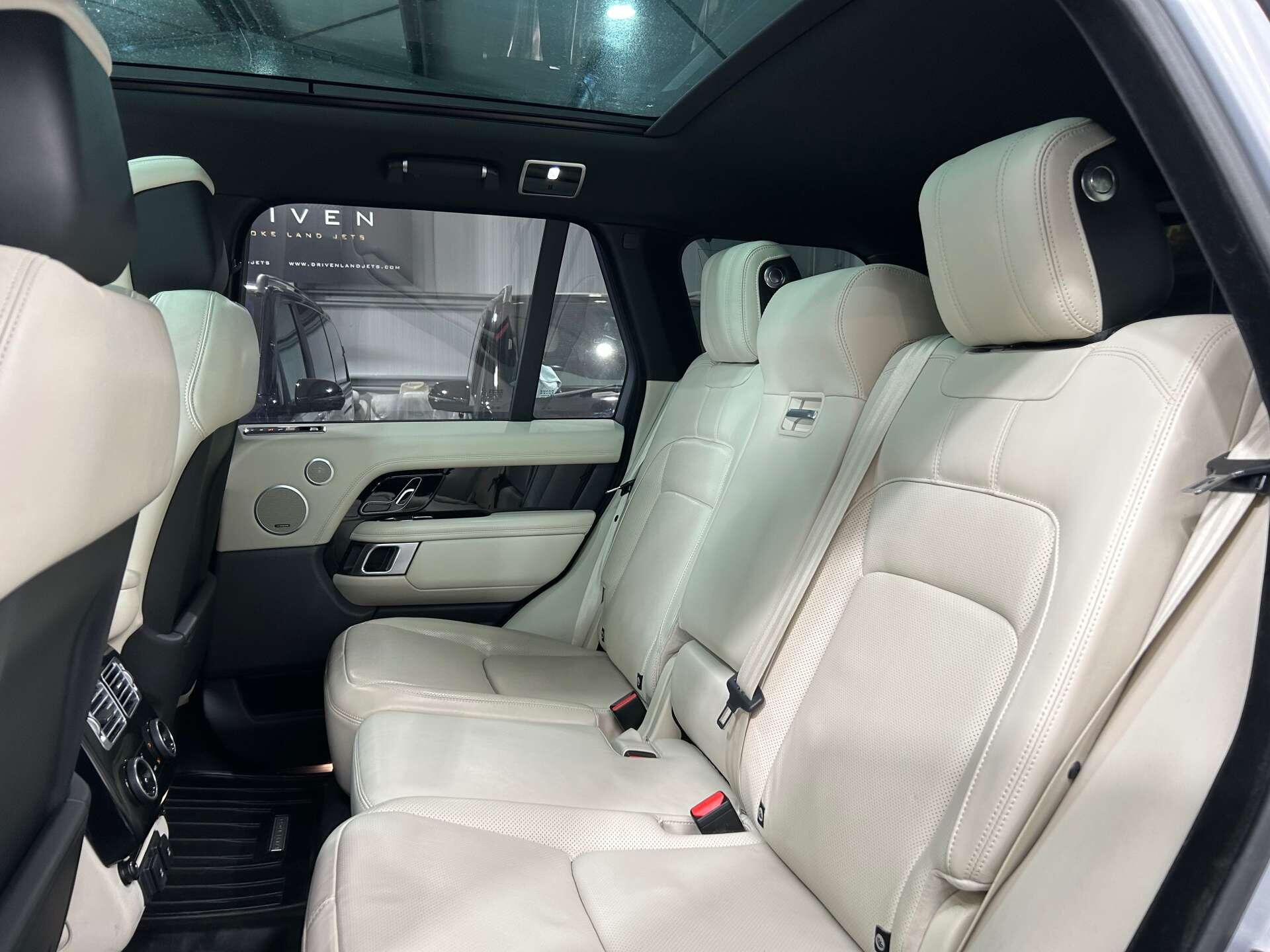 Land Rover Range Rover view 19