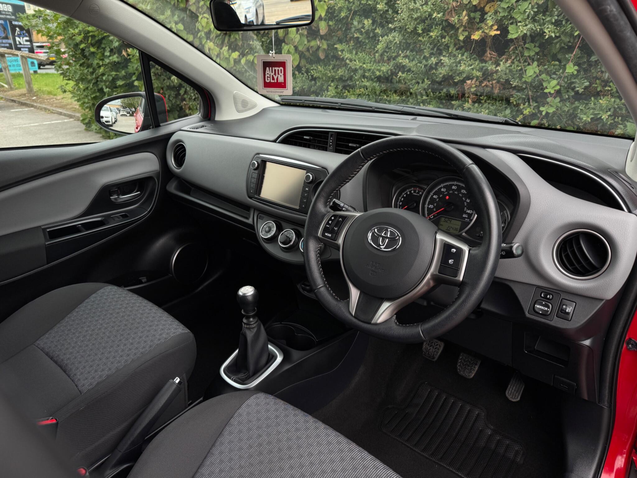 Toyota Yaris view 15