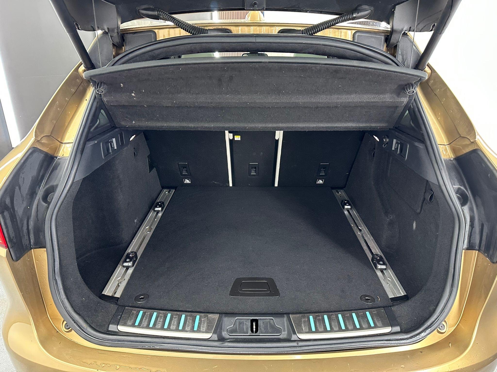Jaguar F-Pace view 15