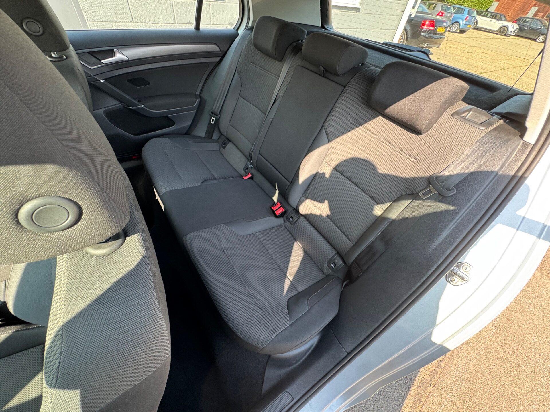 Volkswagen Golf view 37