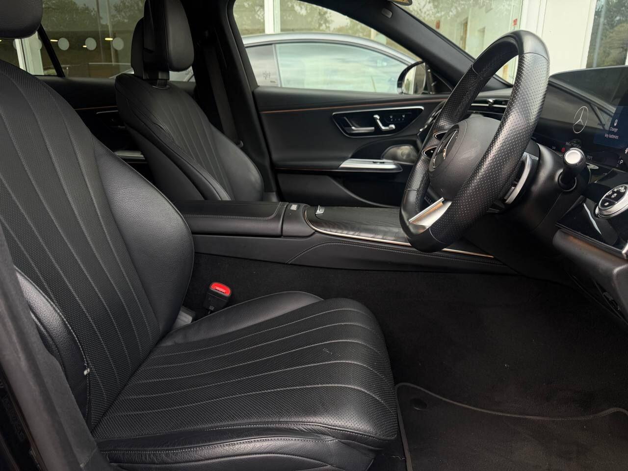 Mercedes-Benz E-Class view 11