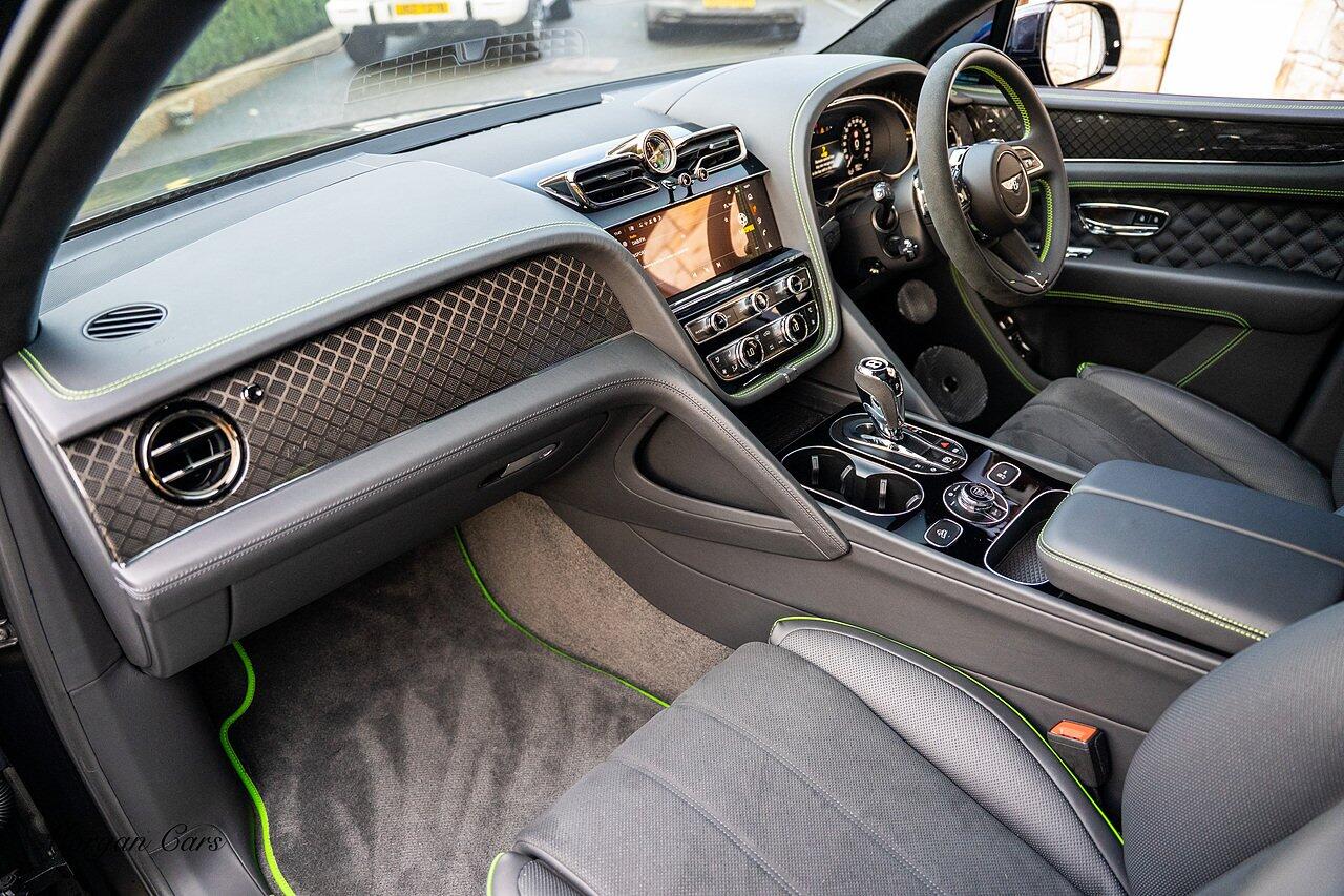 Bentley Bentayga view 69