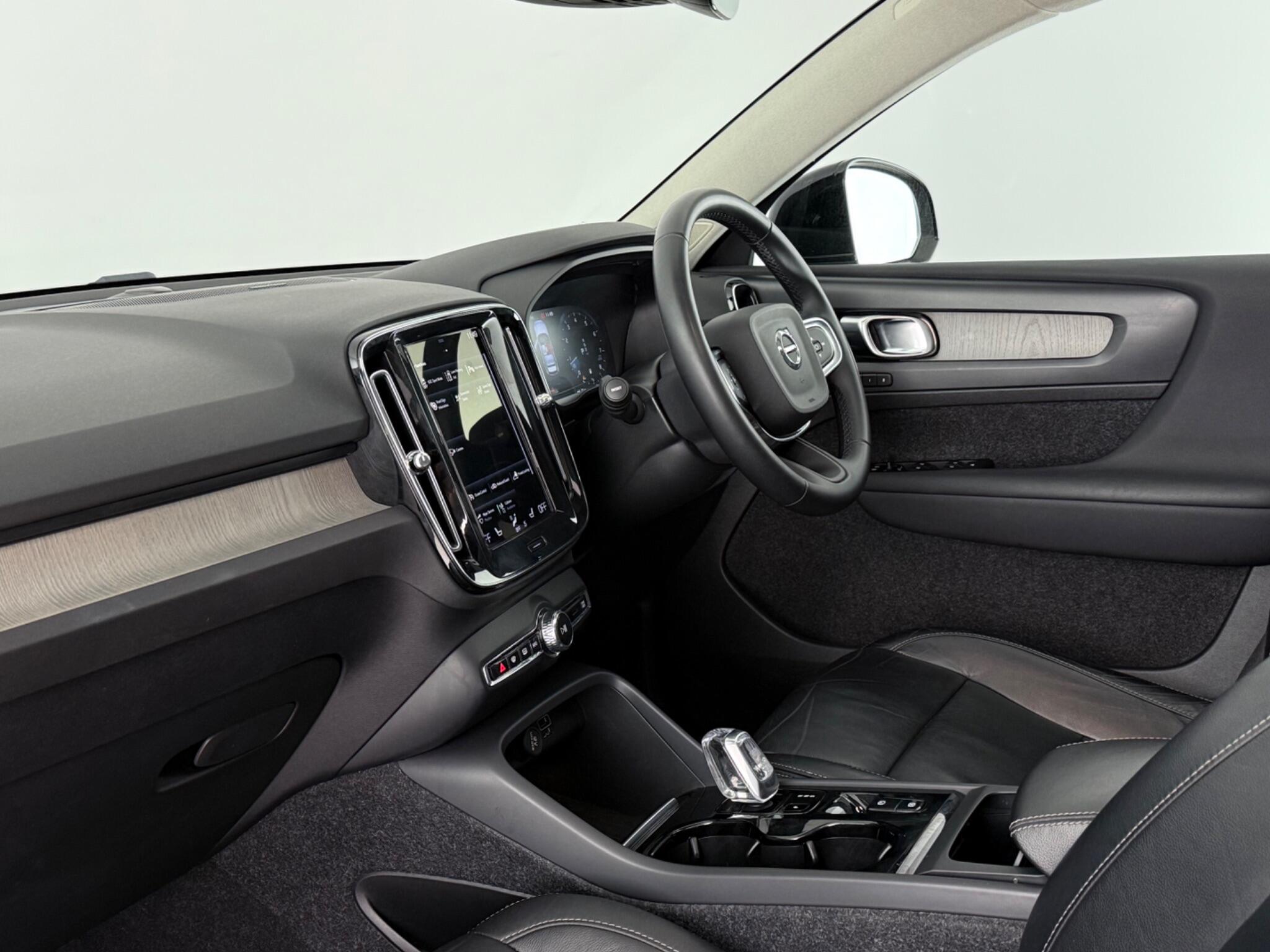 Volvo XC40 view 13