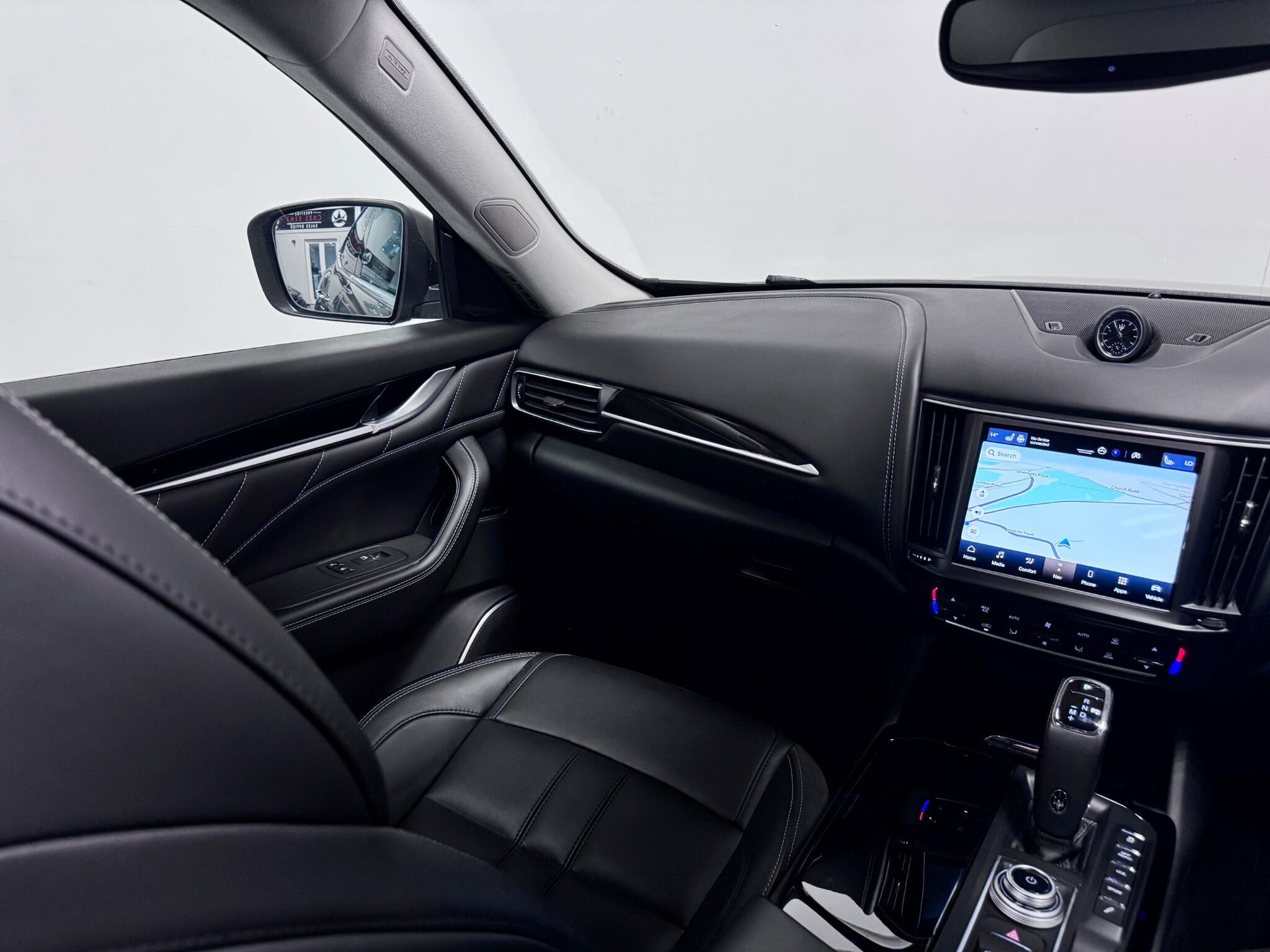 Maserati Levante view 31