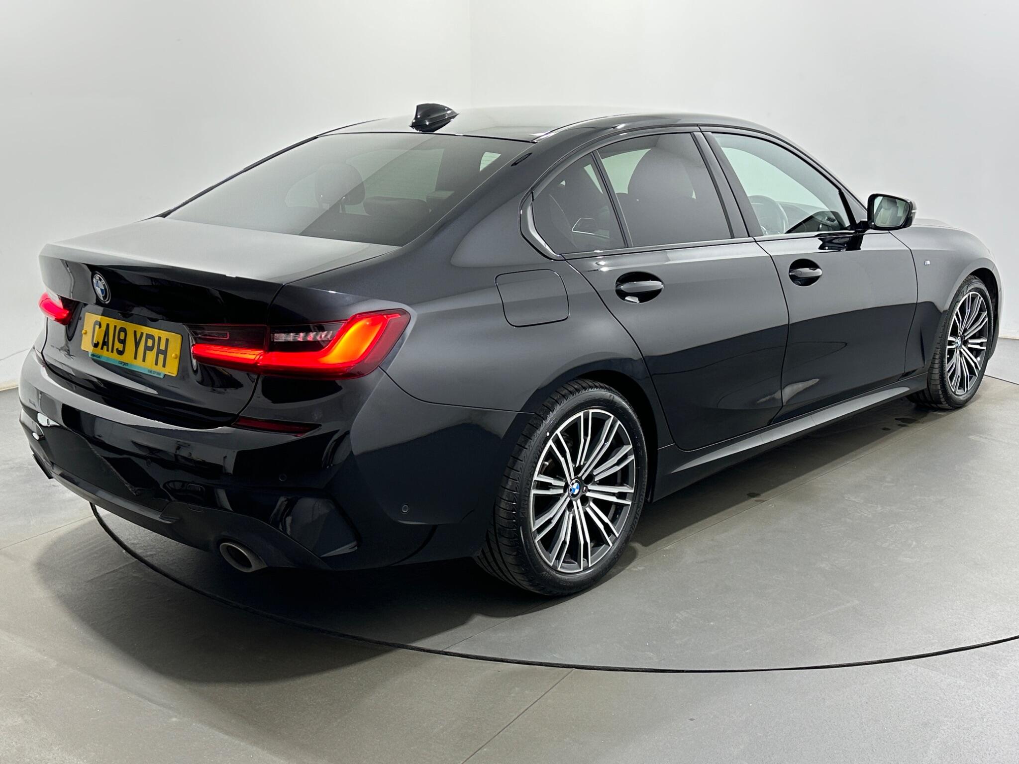 BMW 3 Series view 52