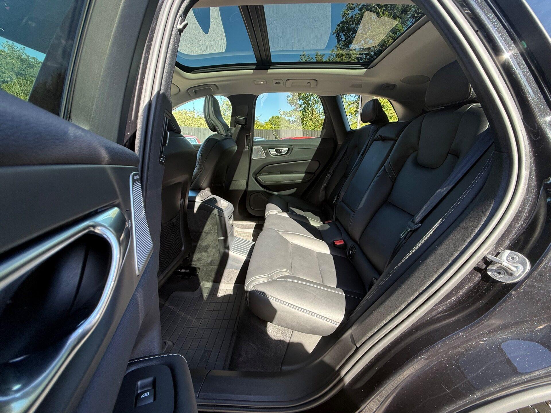 Volvo XC60 view 27