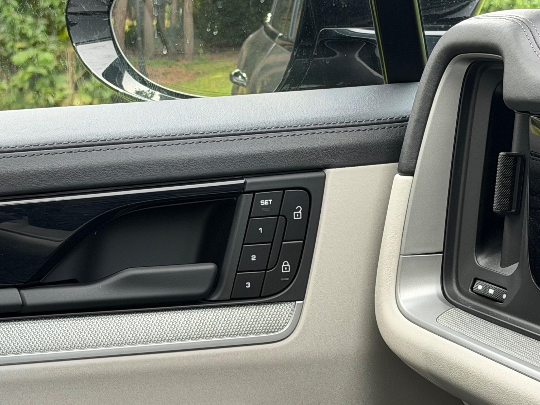 Porsche Cayenne view 13