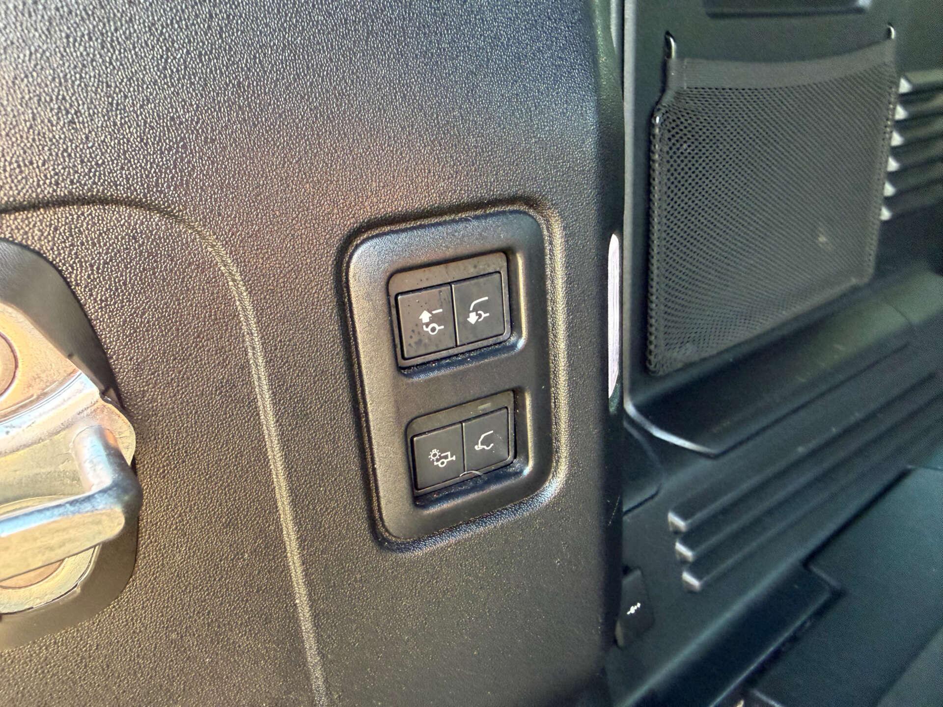 Land Rover Defender view 21