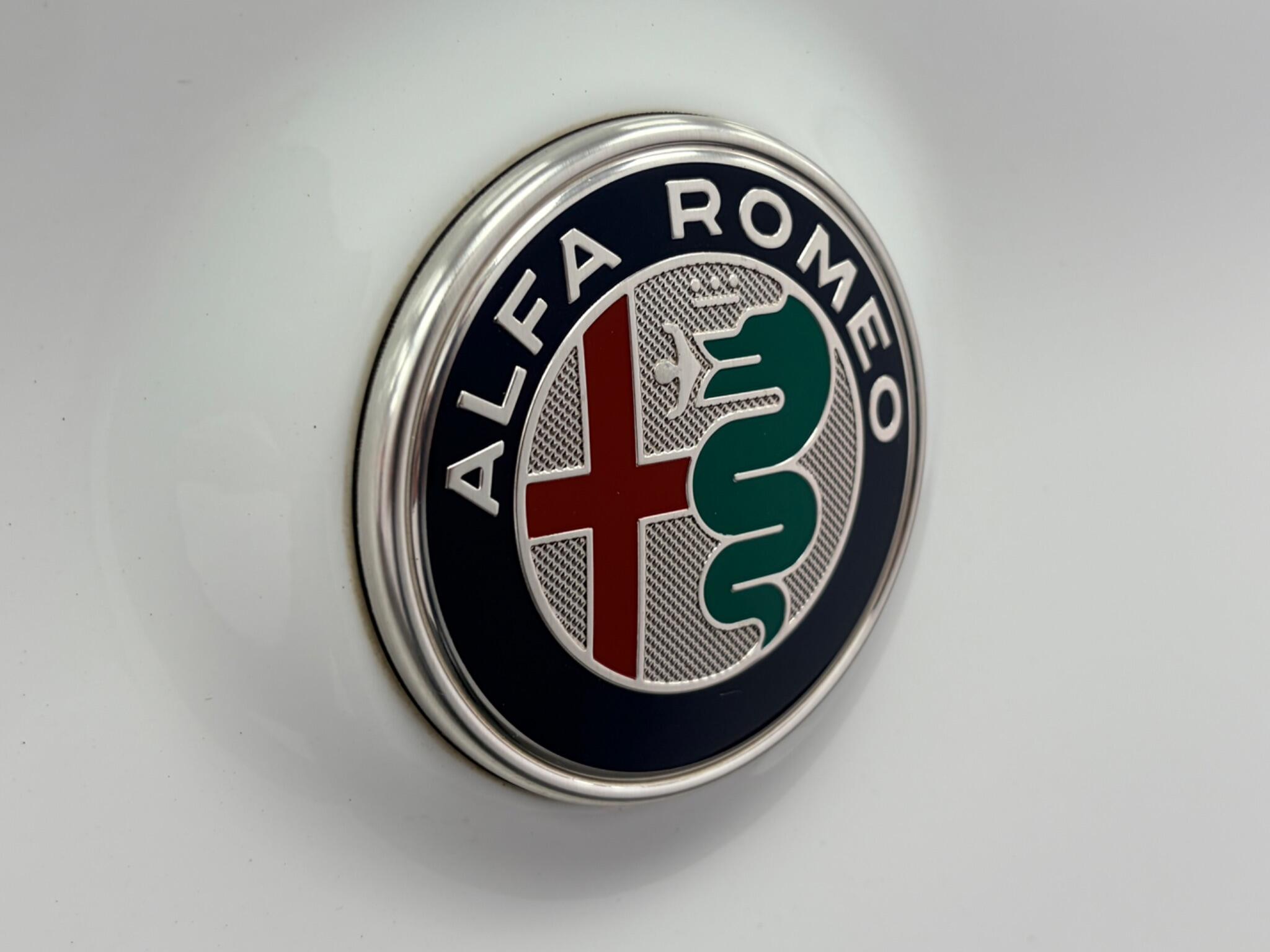 Alfa Romeo Stelvio view 38
