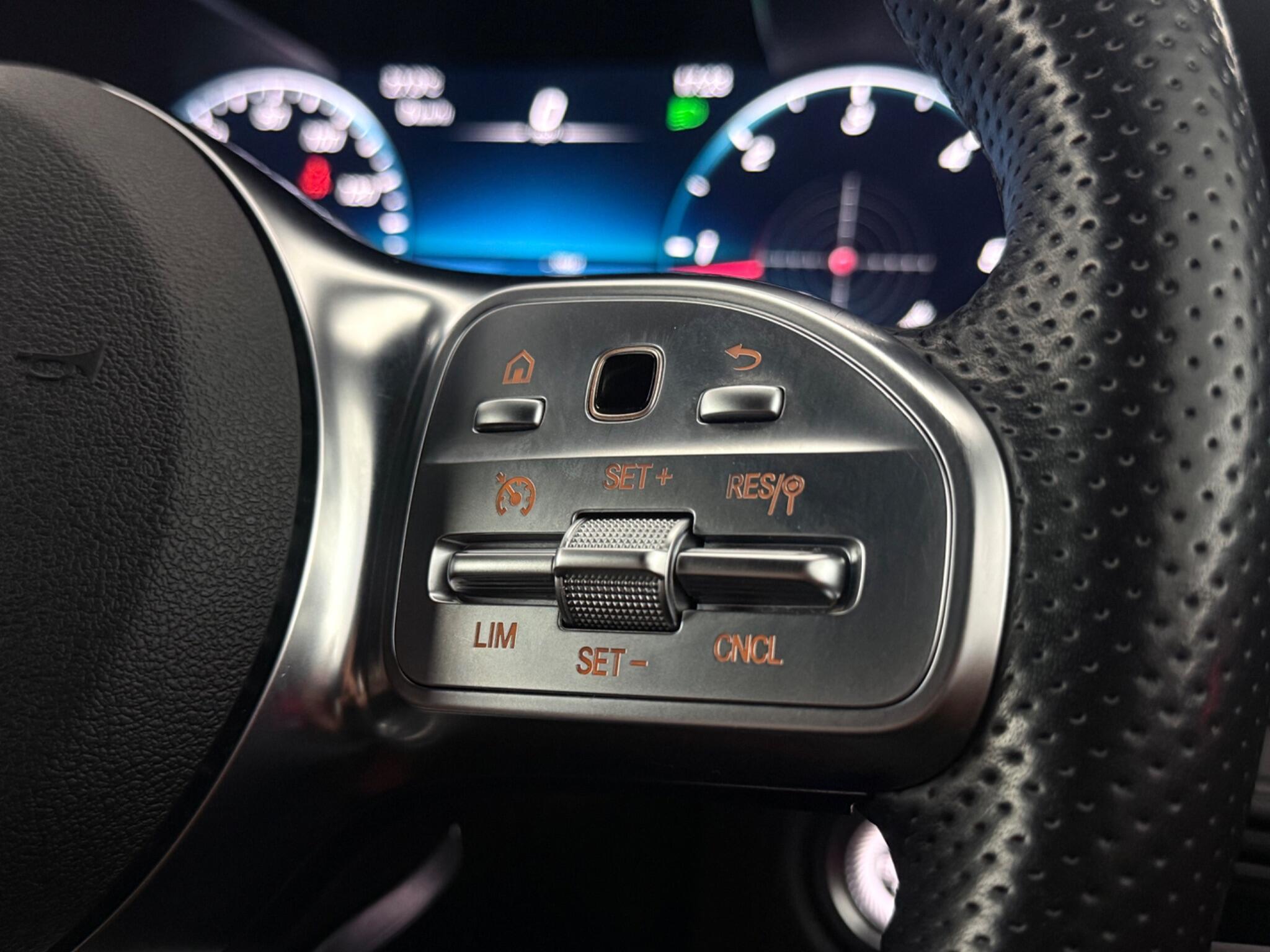 Mercedes-Benz GLC view 16