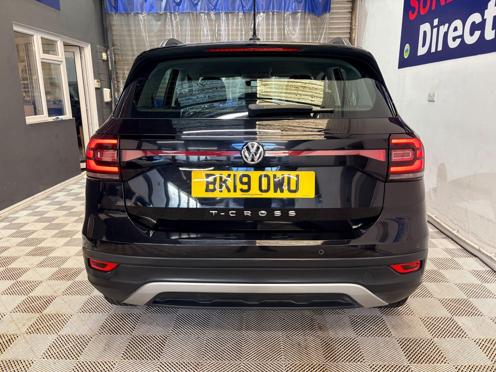 Volkswagen T-Cross view 11