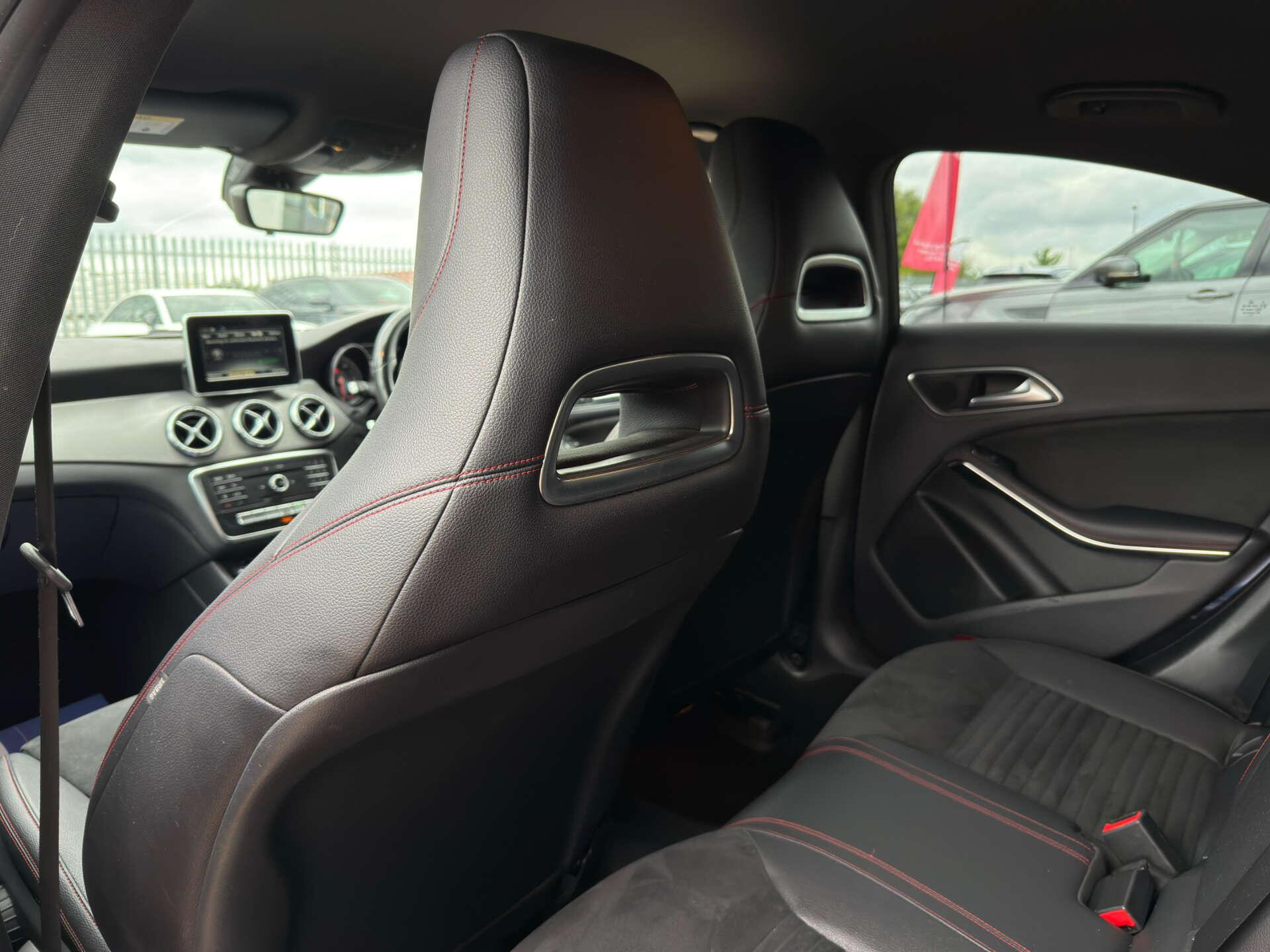 Mercedes-Benz Cla view 29