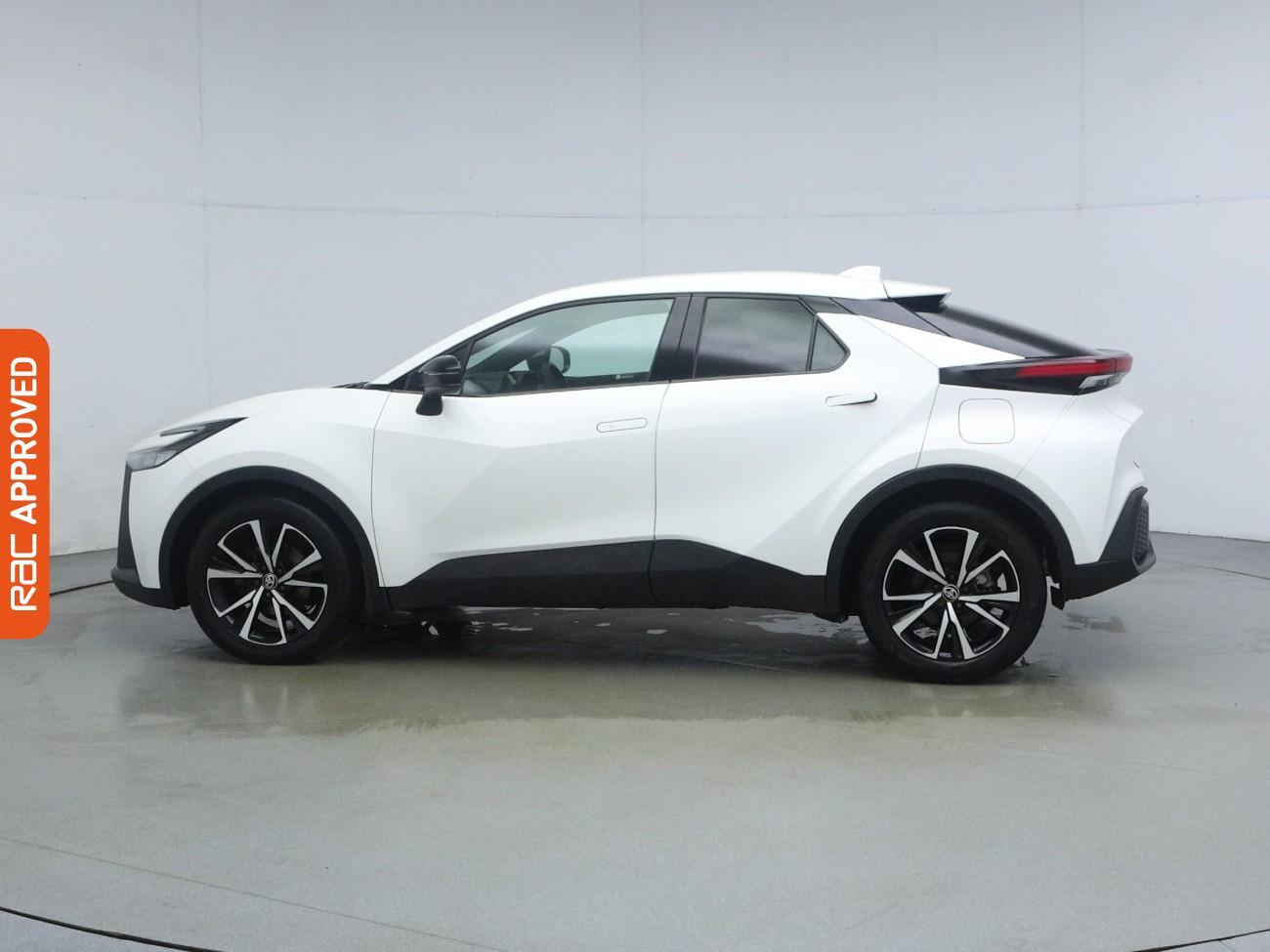 Toyota C-HR view 28