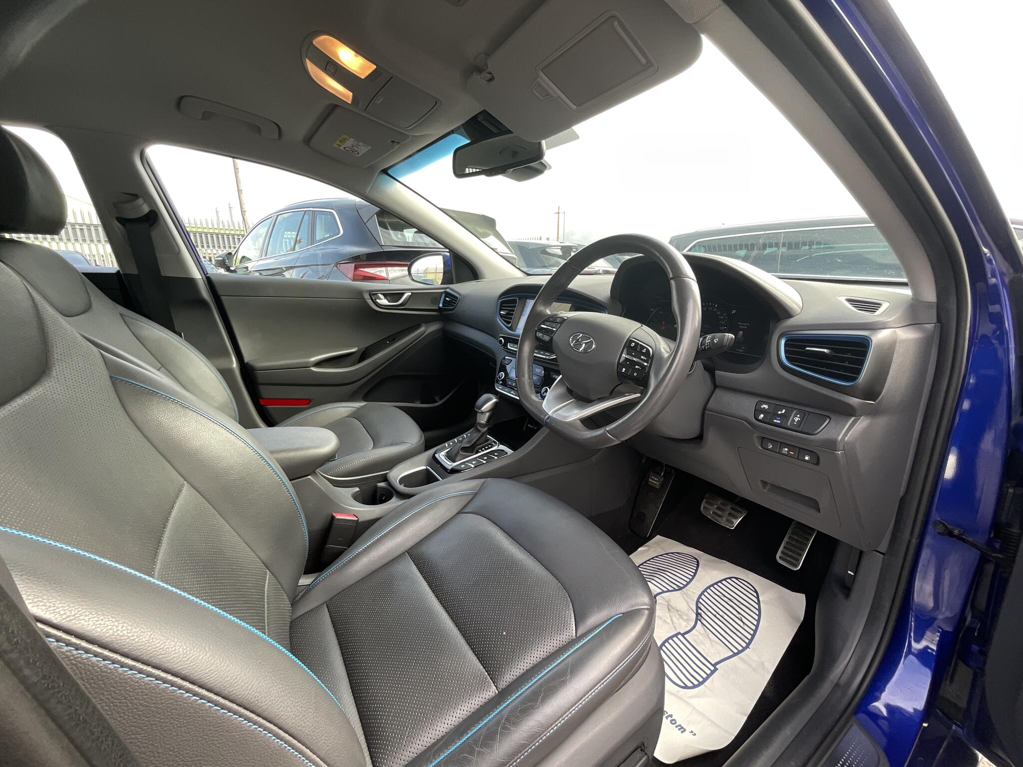 Hyundai Ioniq view 7