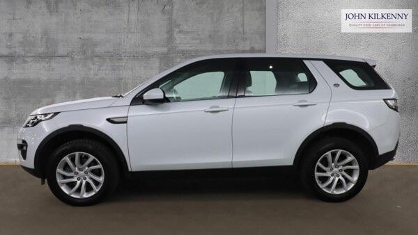 Land Rover Discovery Sport view 7