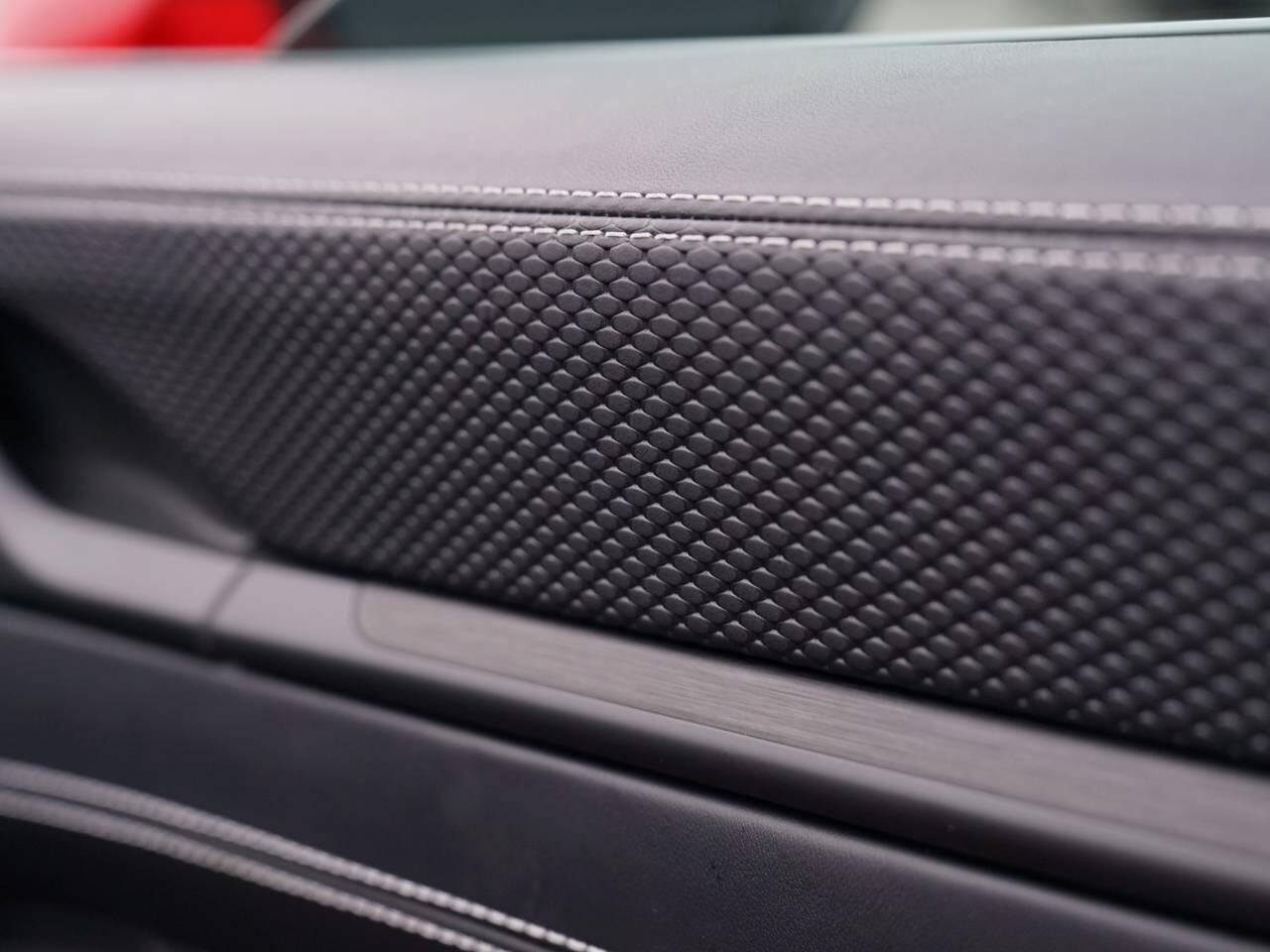 Porsche 911 view 51