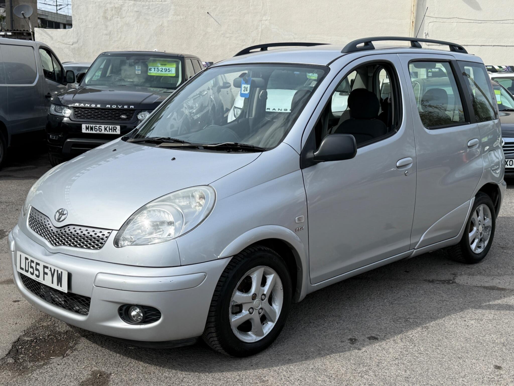 Toyota Yaris Verso - Image 9
