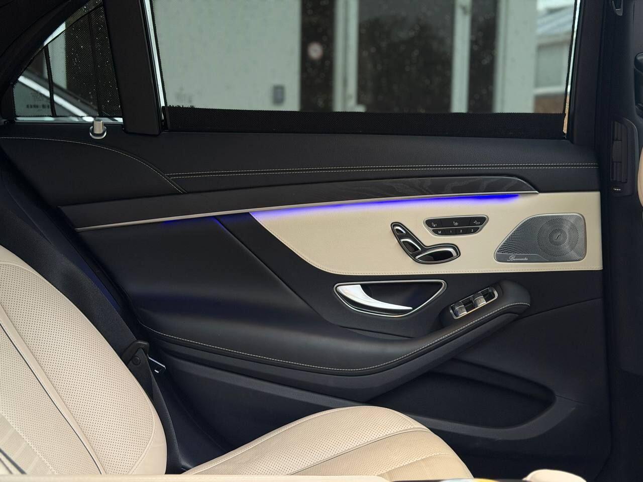 Mercedes-Benz S-Class view 16
