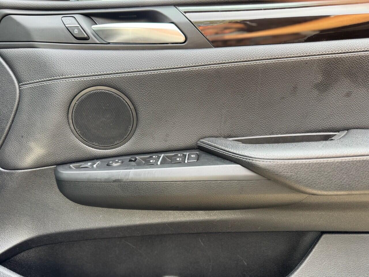 BMW X3 view 21