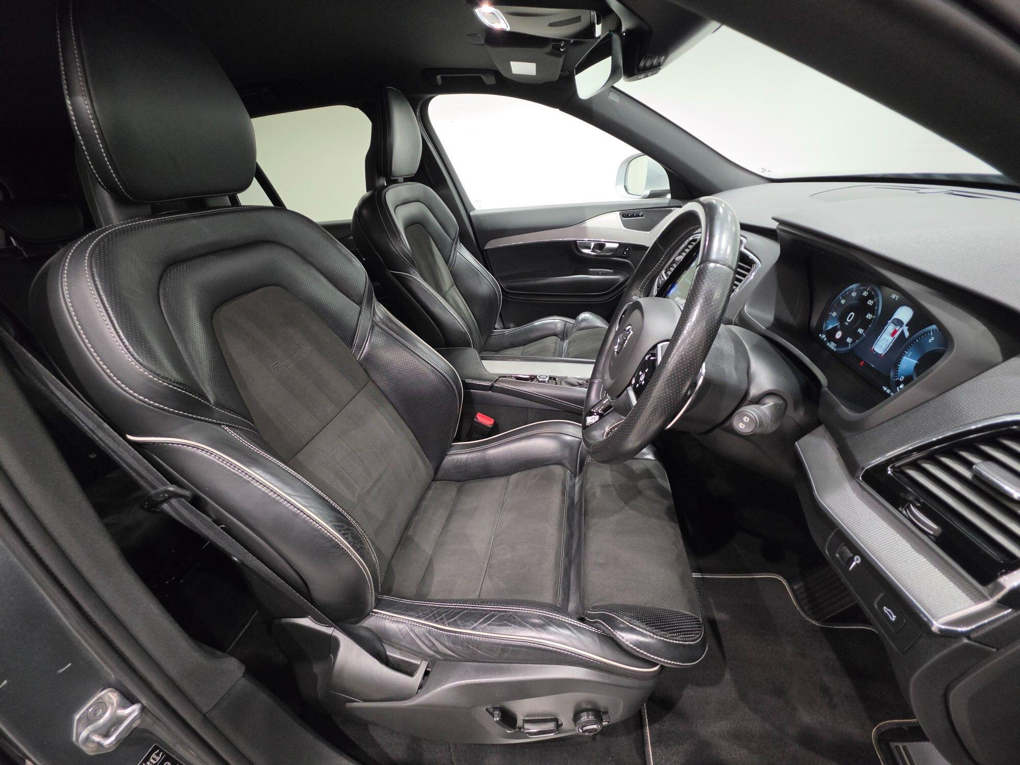 Volvo XC90 view 23