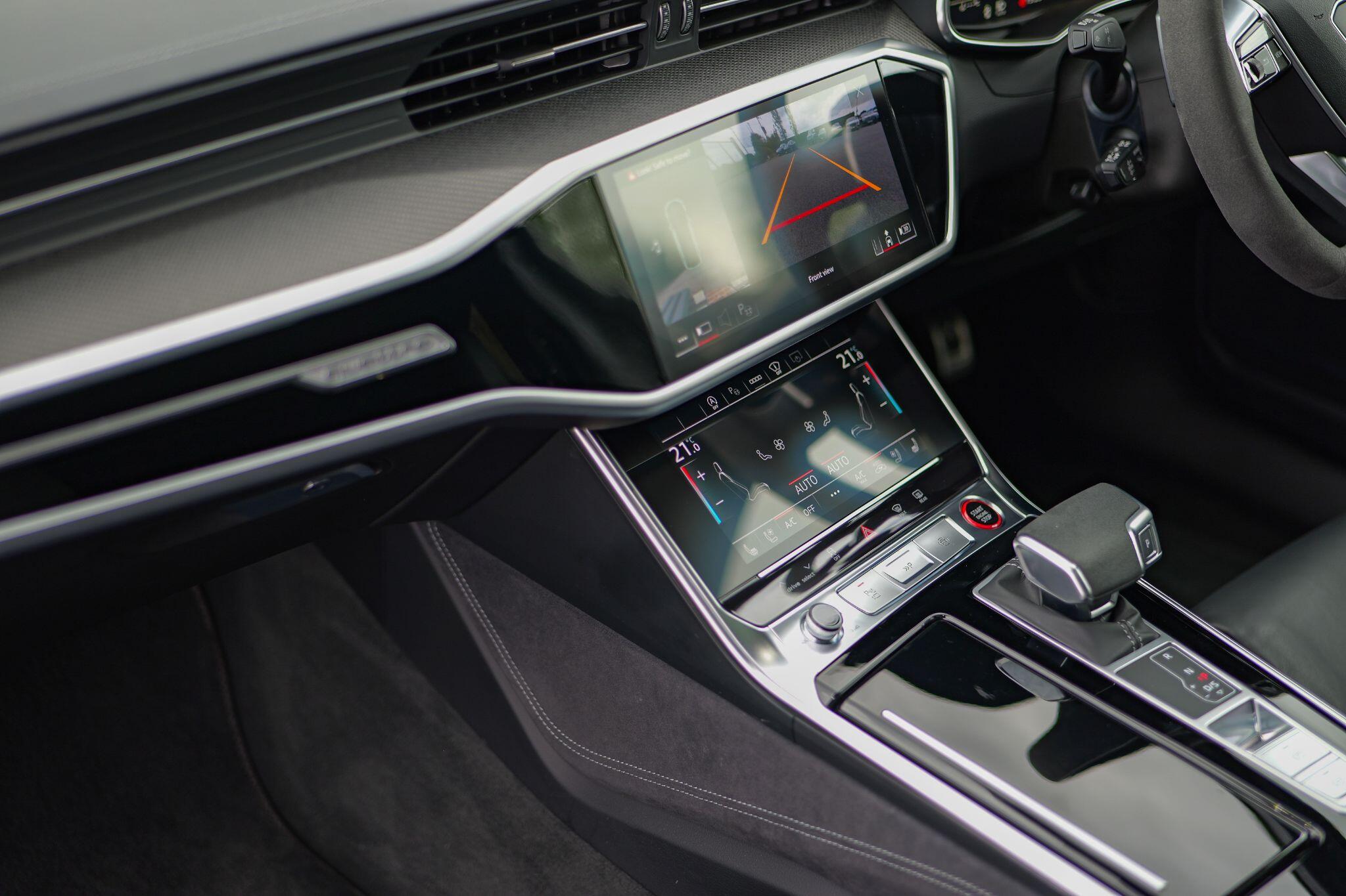 Audi RS6 Avant view 19