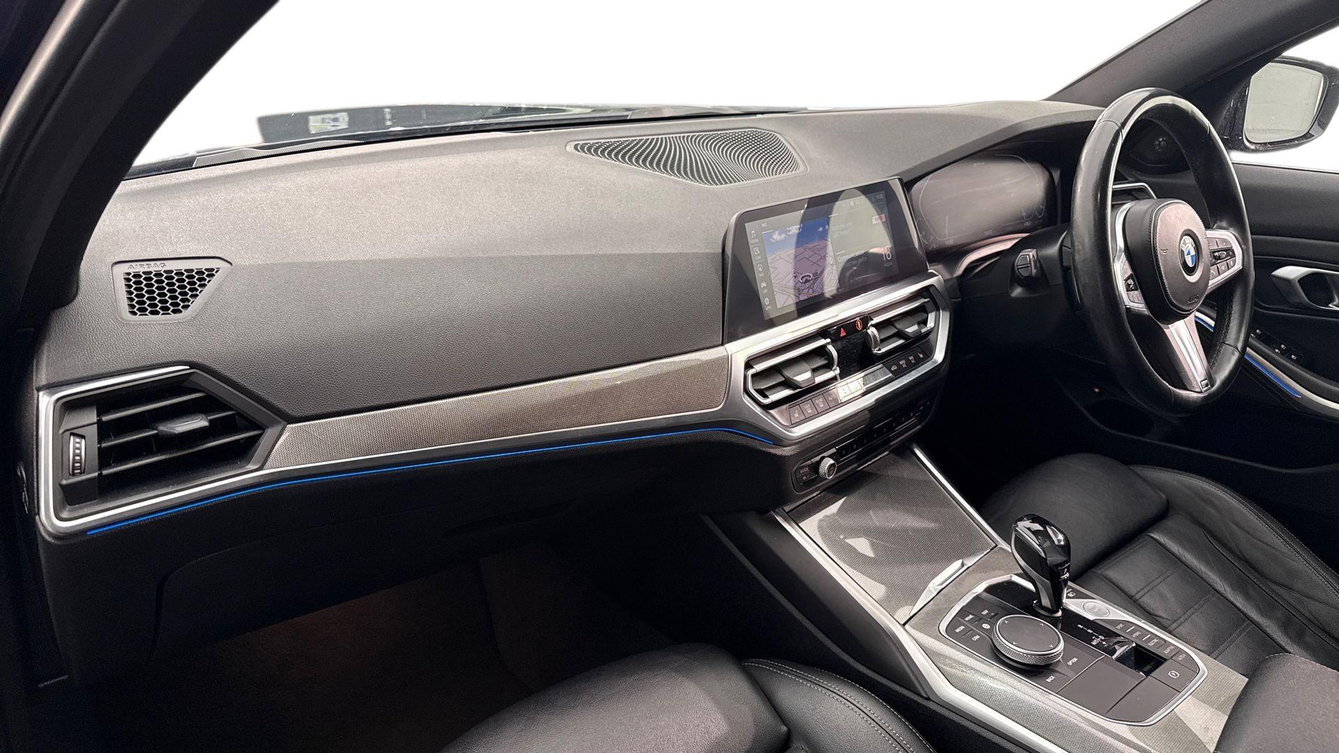 BMW 3 Series view 7