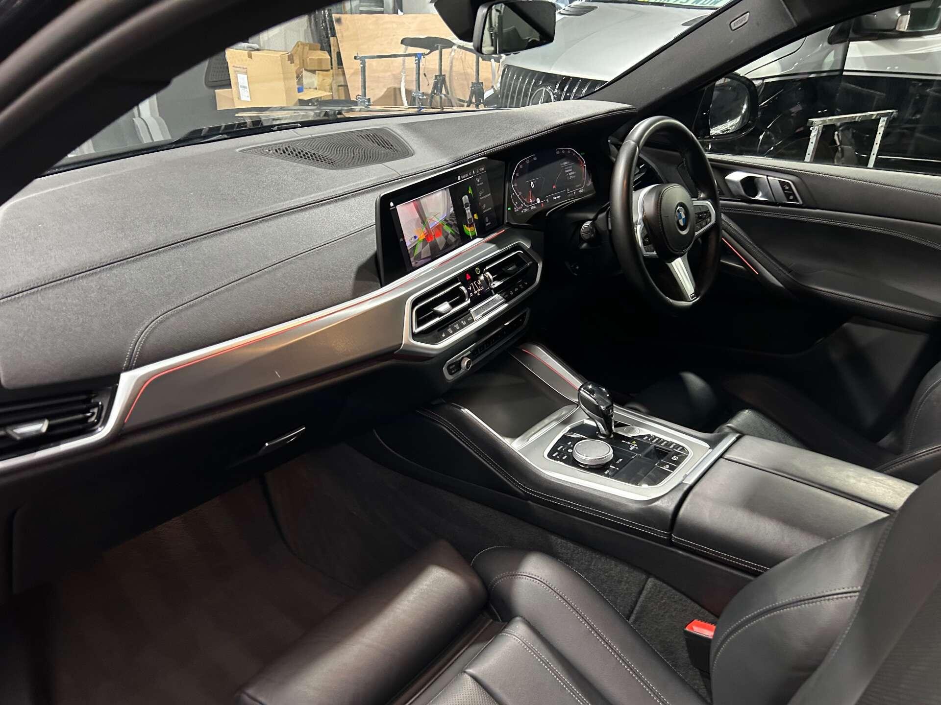BMW X6 view 22