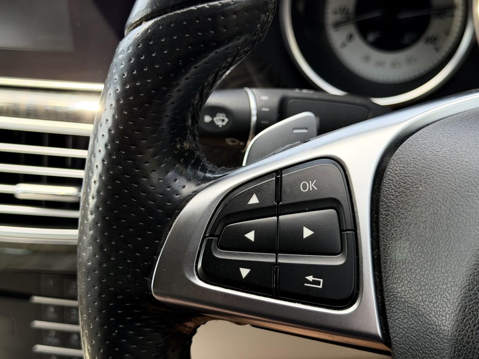 Mercedes-Benz CLS view 25