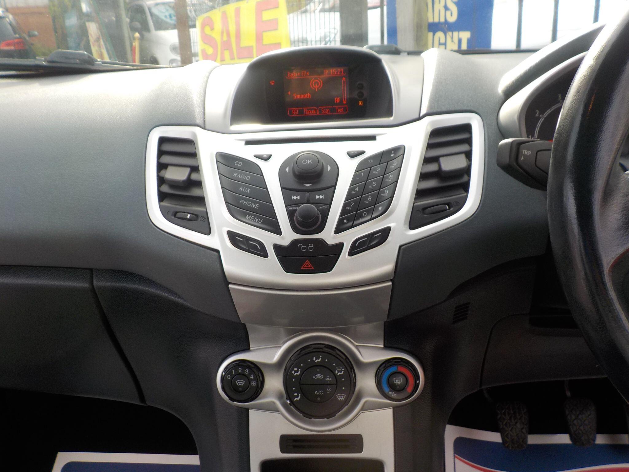Ford Fiesta 1.4 Zetec 5dr