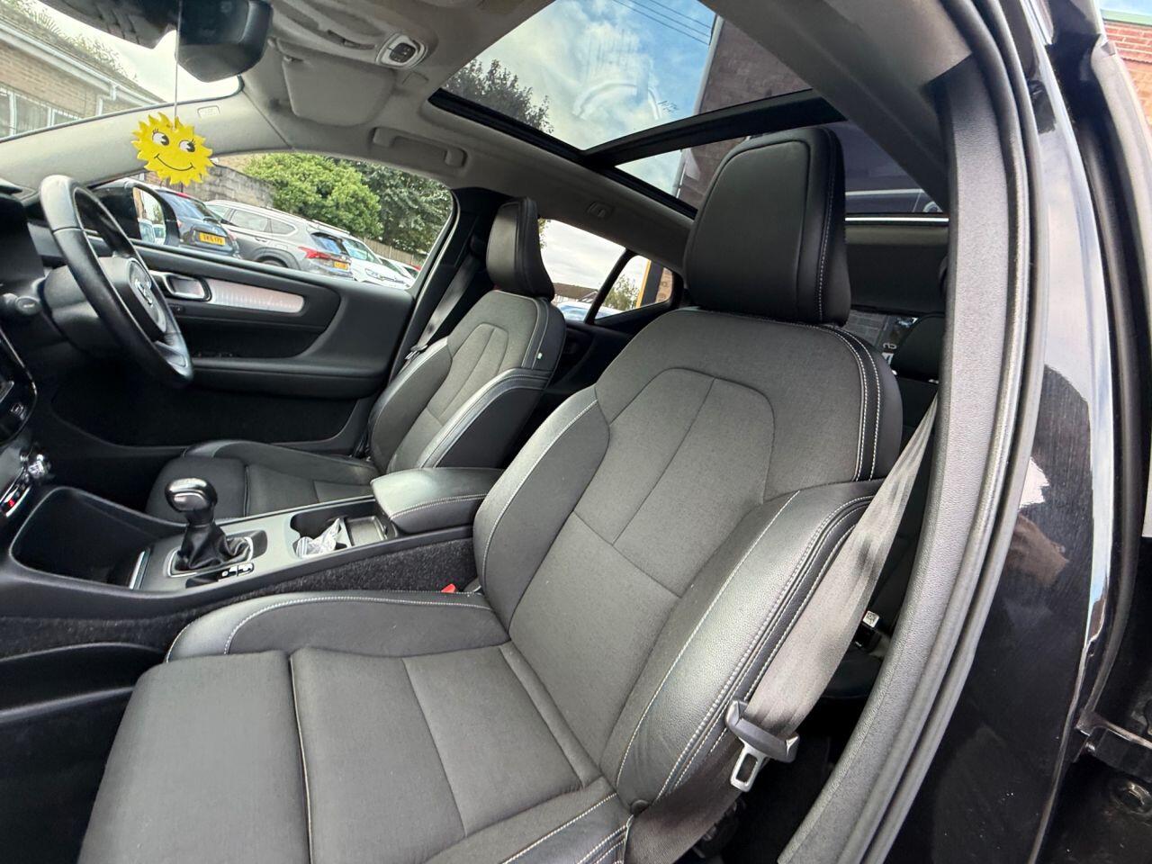 Volvo XC40 view 11