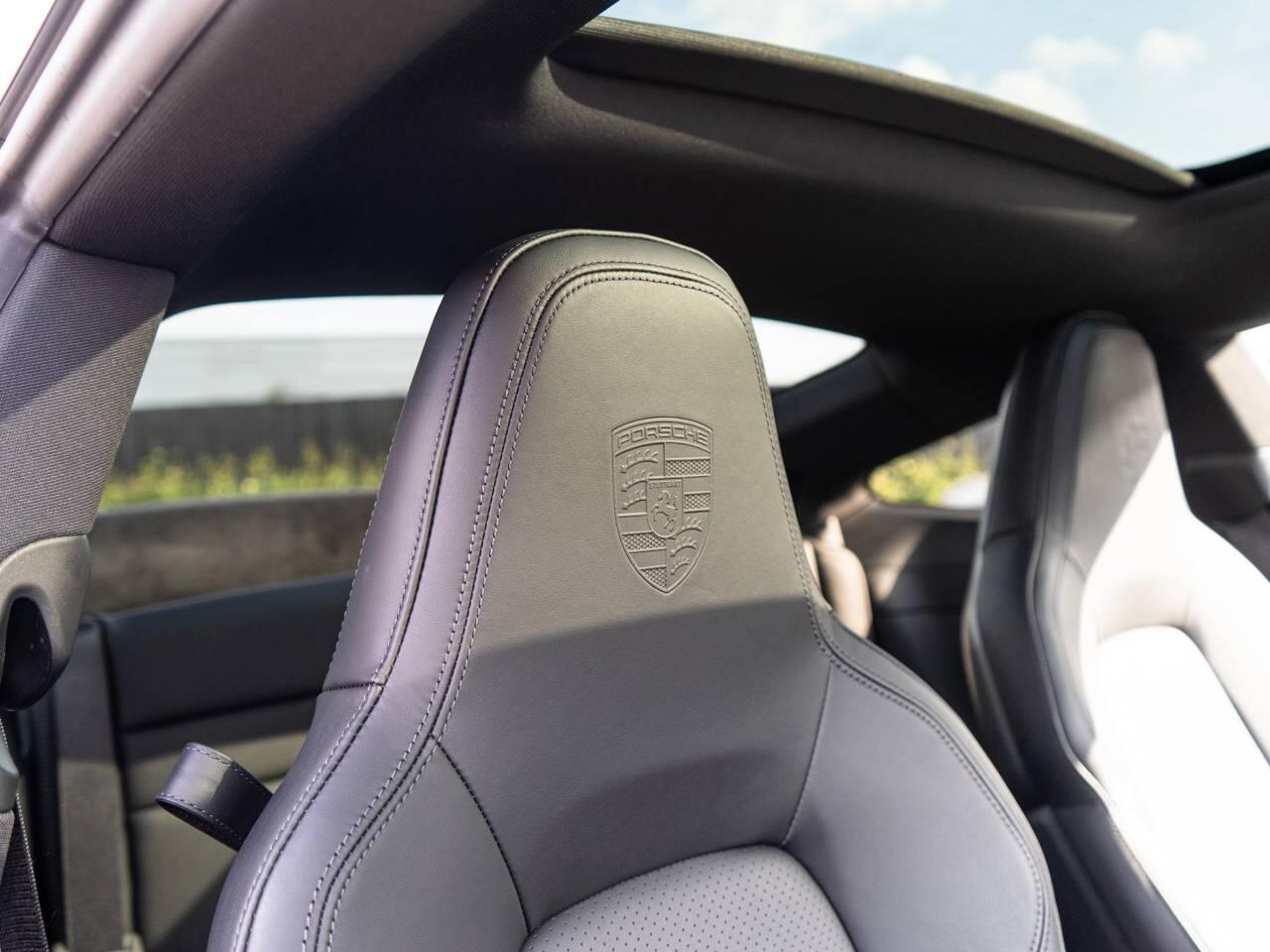 Porsche 911 view 41