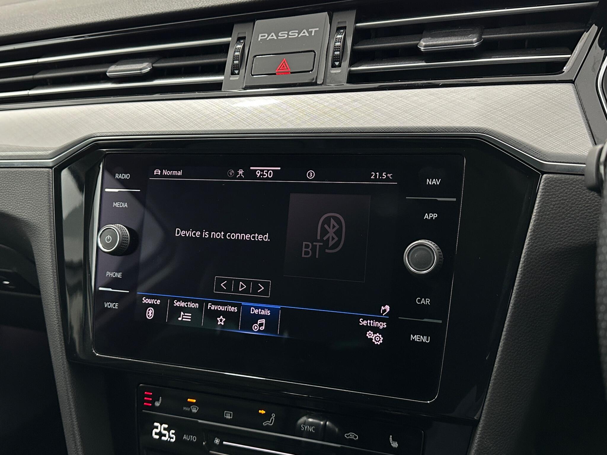 Volkswagen Passat view 26