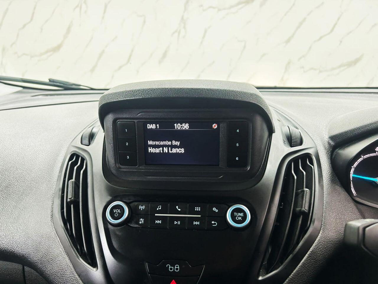 Ford Transit Courier view 15