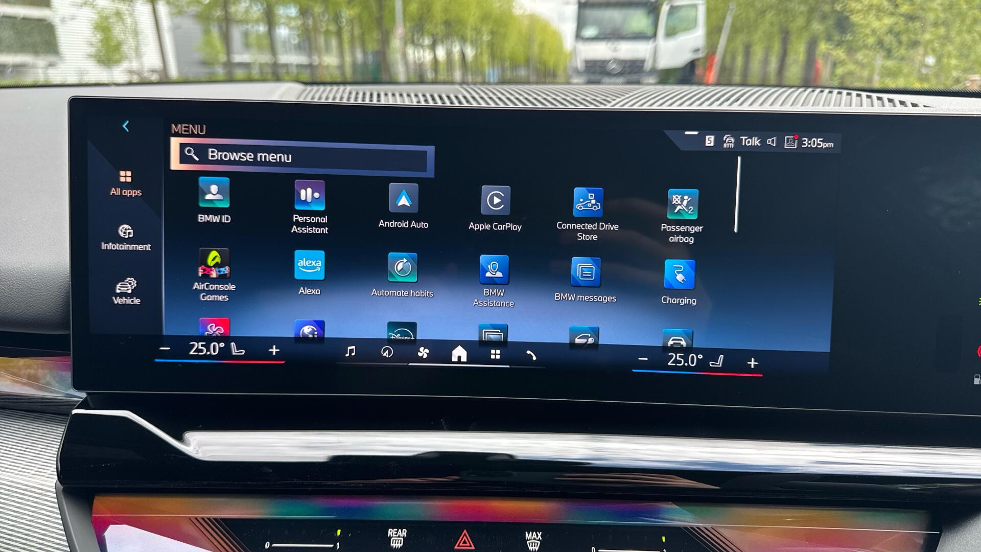 BMW 5 Series view 39