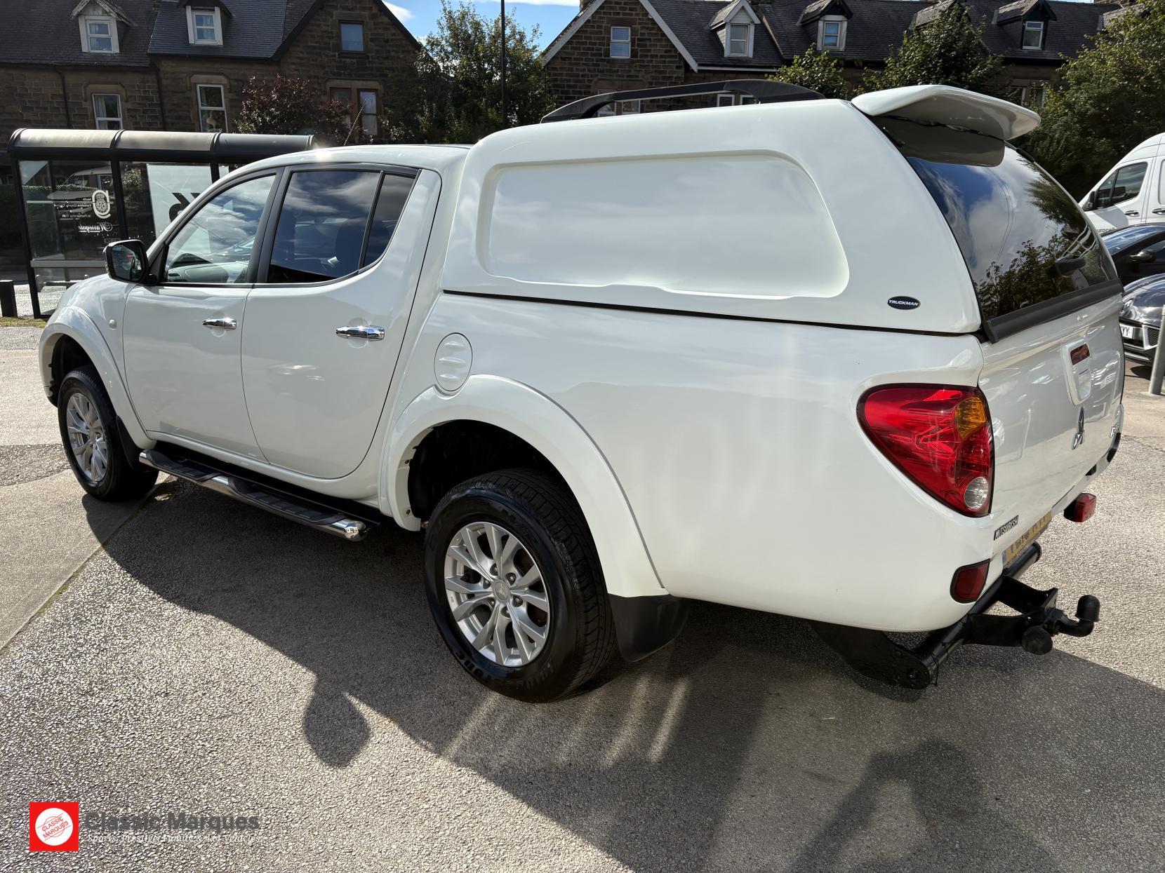 Mitsubishi L200 view 9