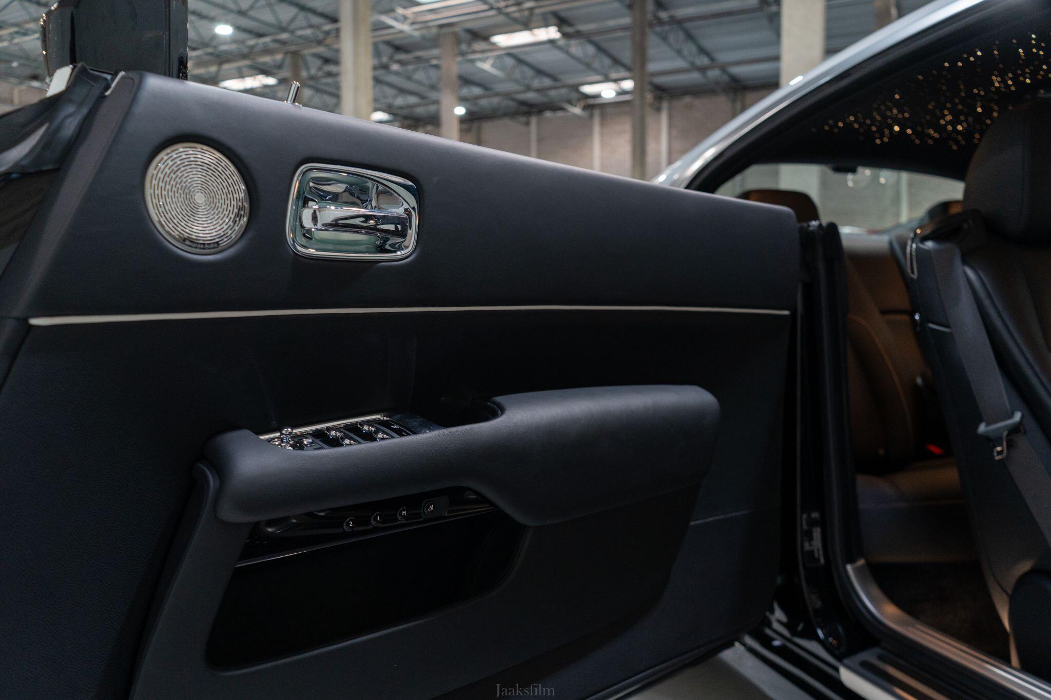 Rolls-Royce Wraith view 37