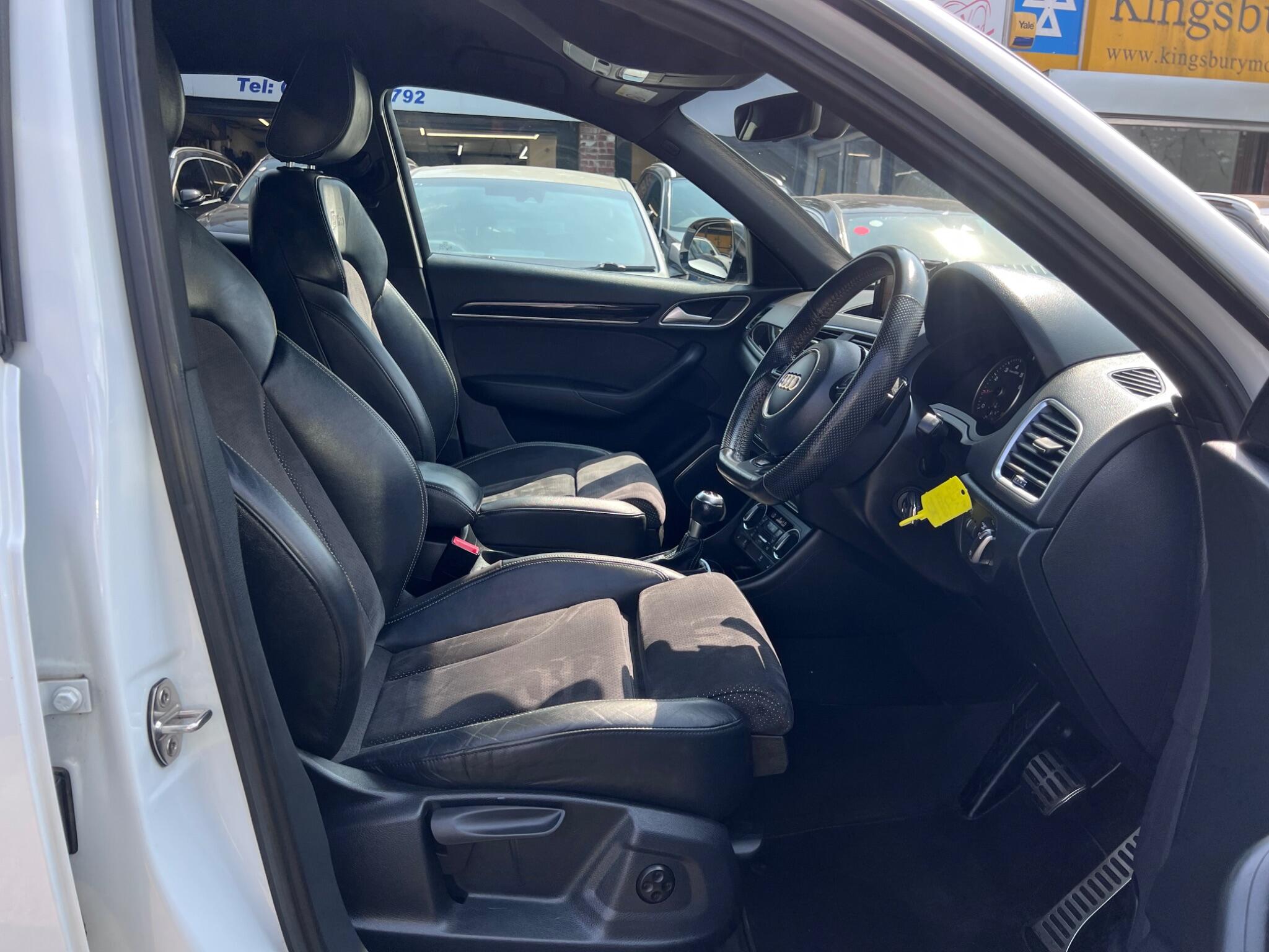 Audi Q3 view 17